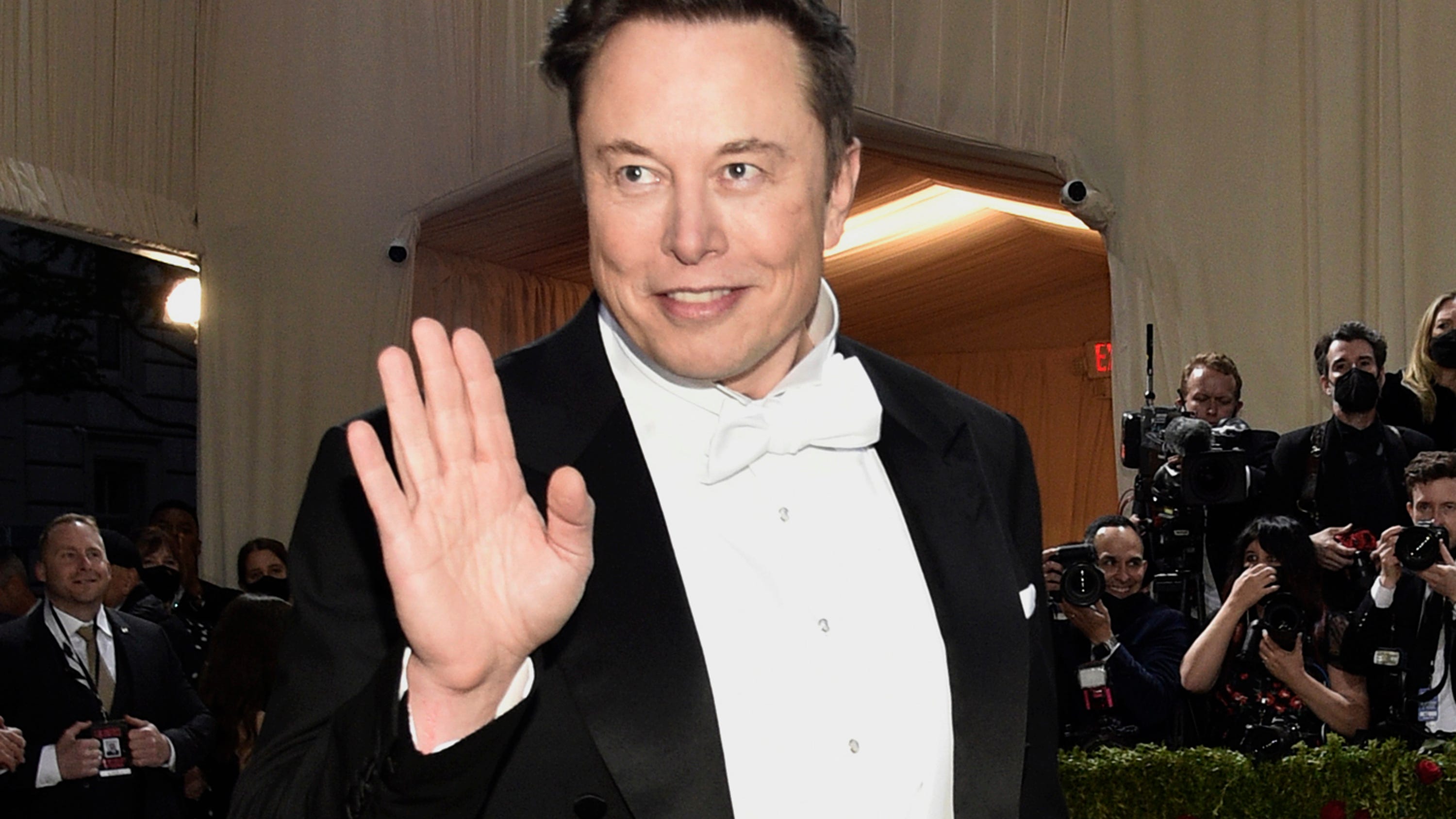 EXPLAINER: Is Elon Musk's deal to buy Twitter falling apart?