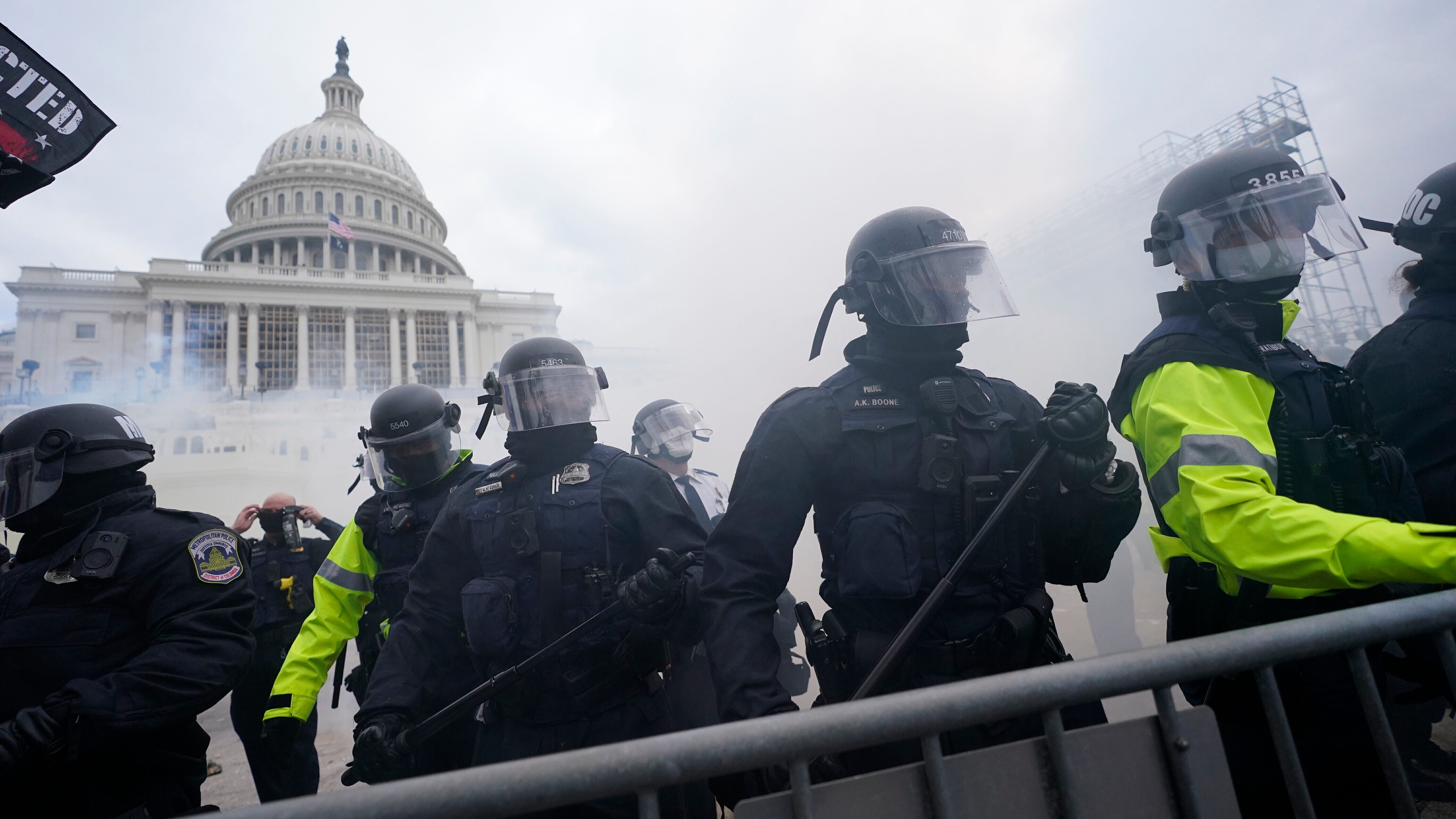 FBI: 5 militia members charged with storming Capitol