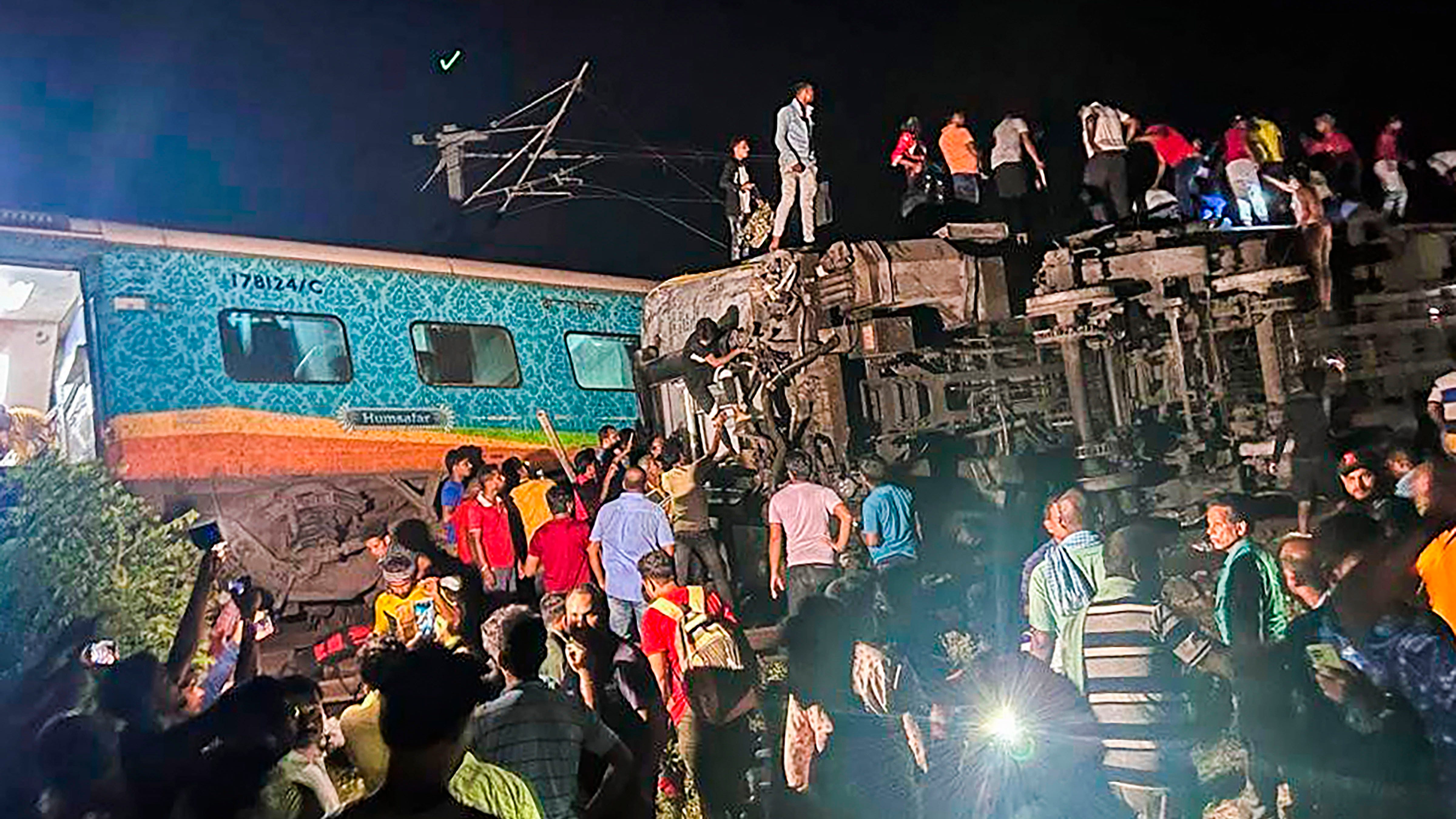 More than 200 killed and 800 hurt after 2 trains derail in India