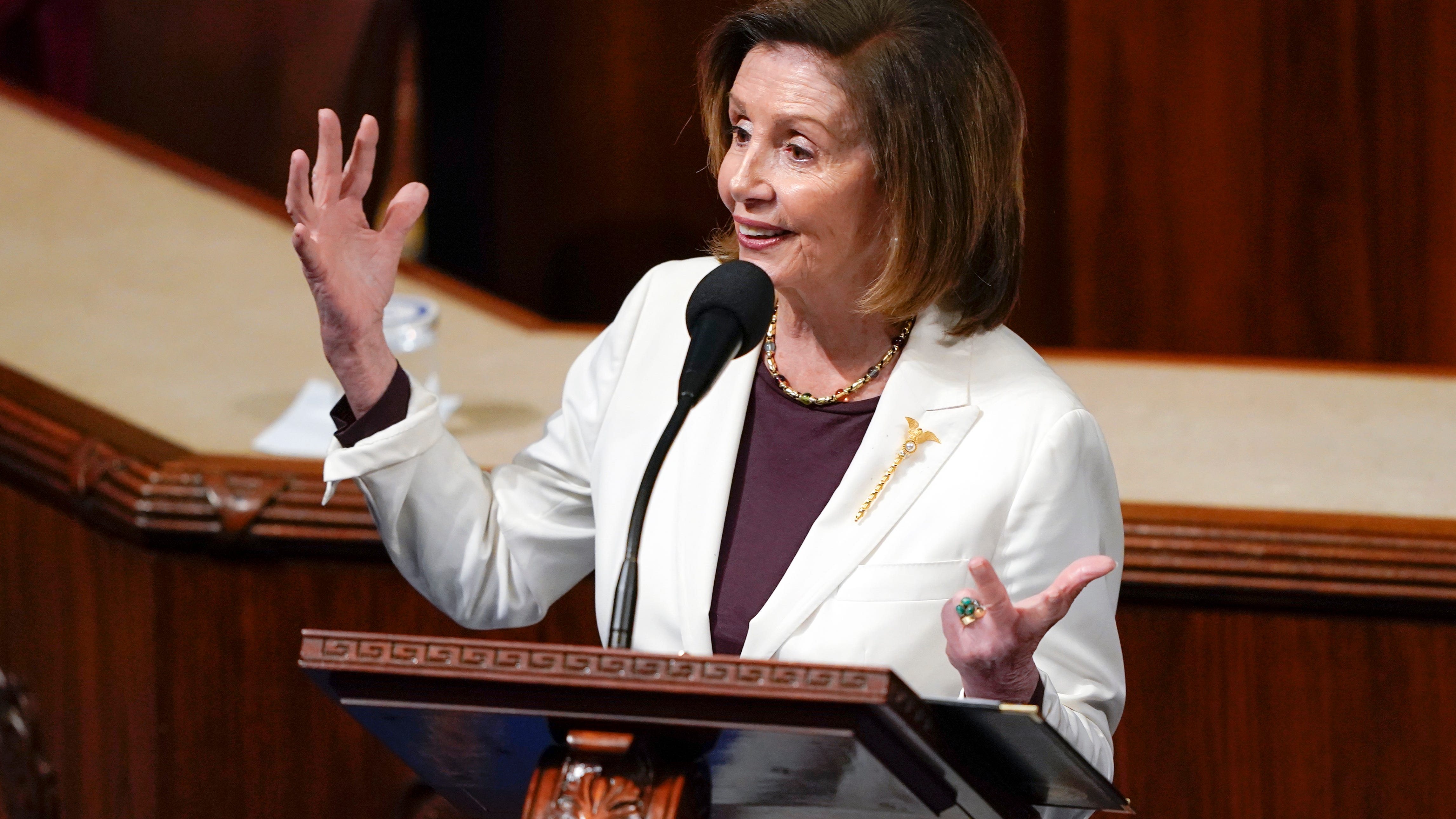 Pelosi to step down from House leadership, stay in Congress