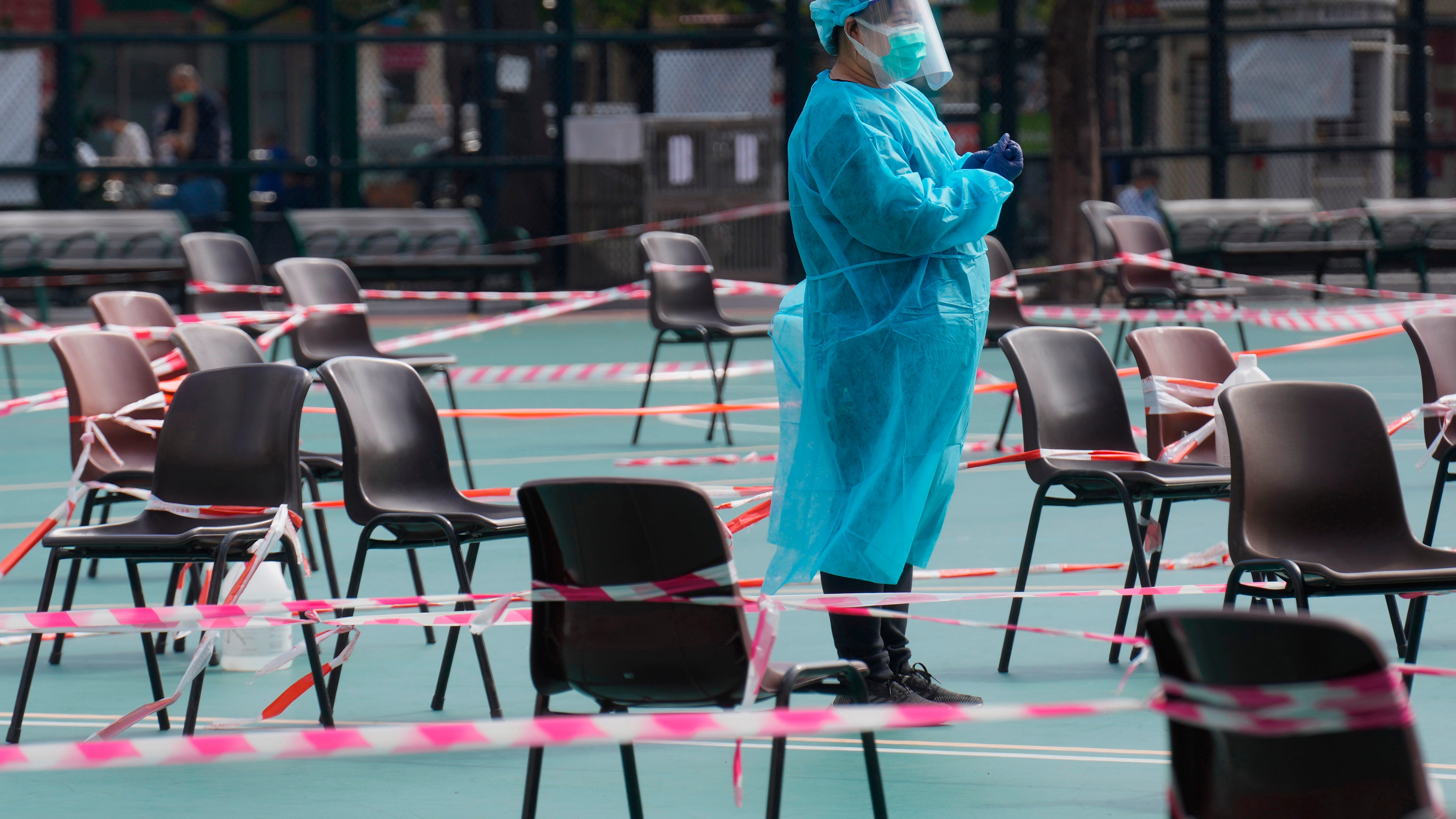 COVID cases, deaths continue to fall globally, WHO reports
