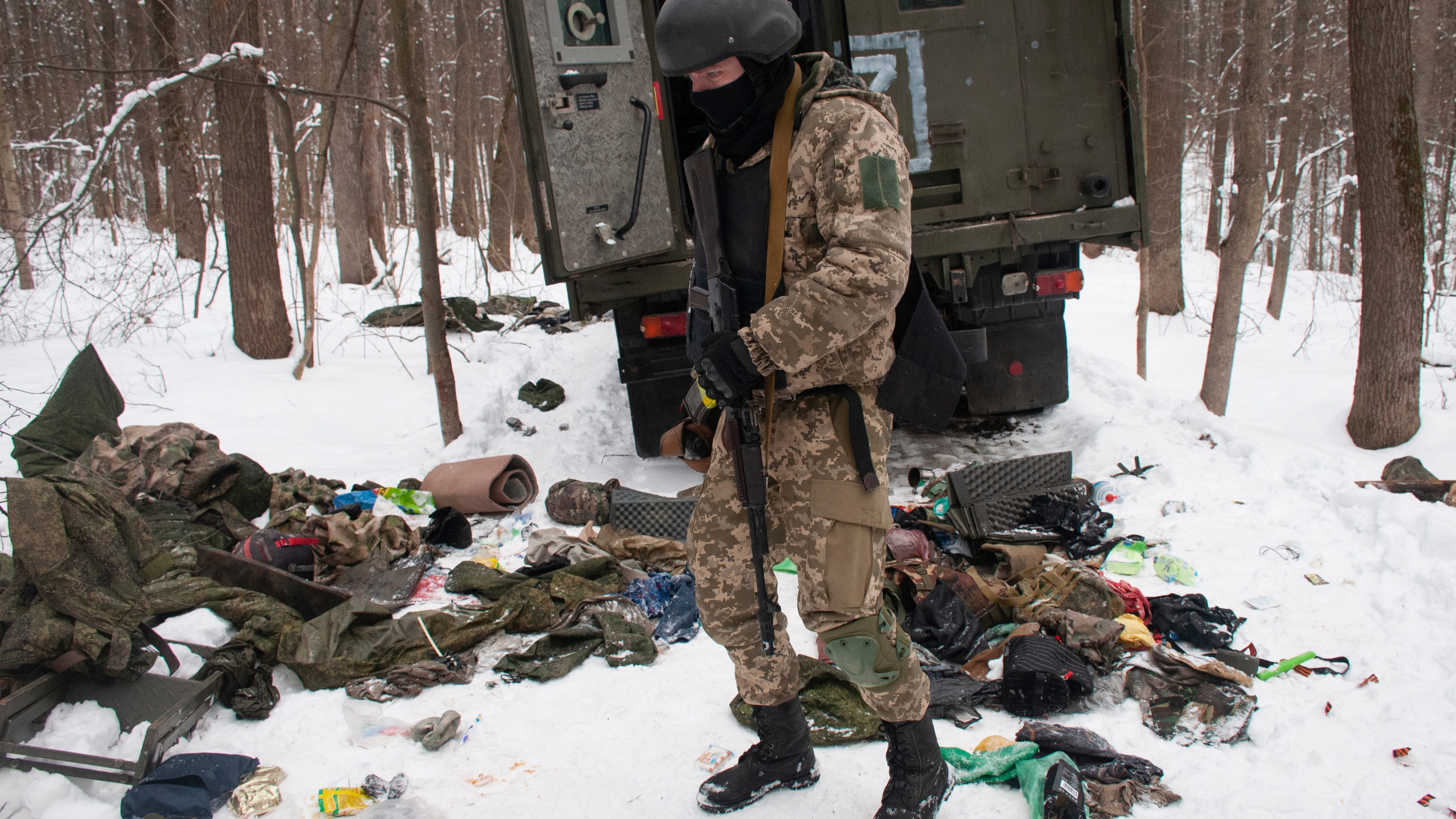 Crisis deepens, Ukraine accuses Moscow of 'medieval' tactics