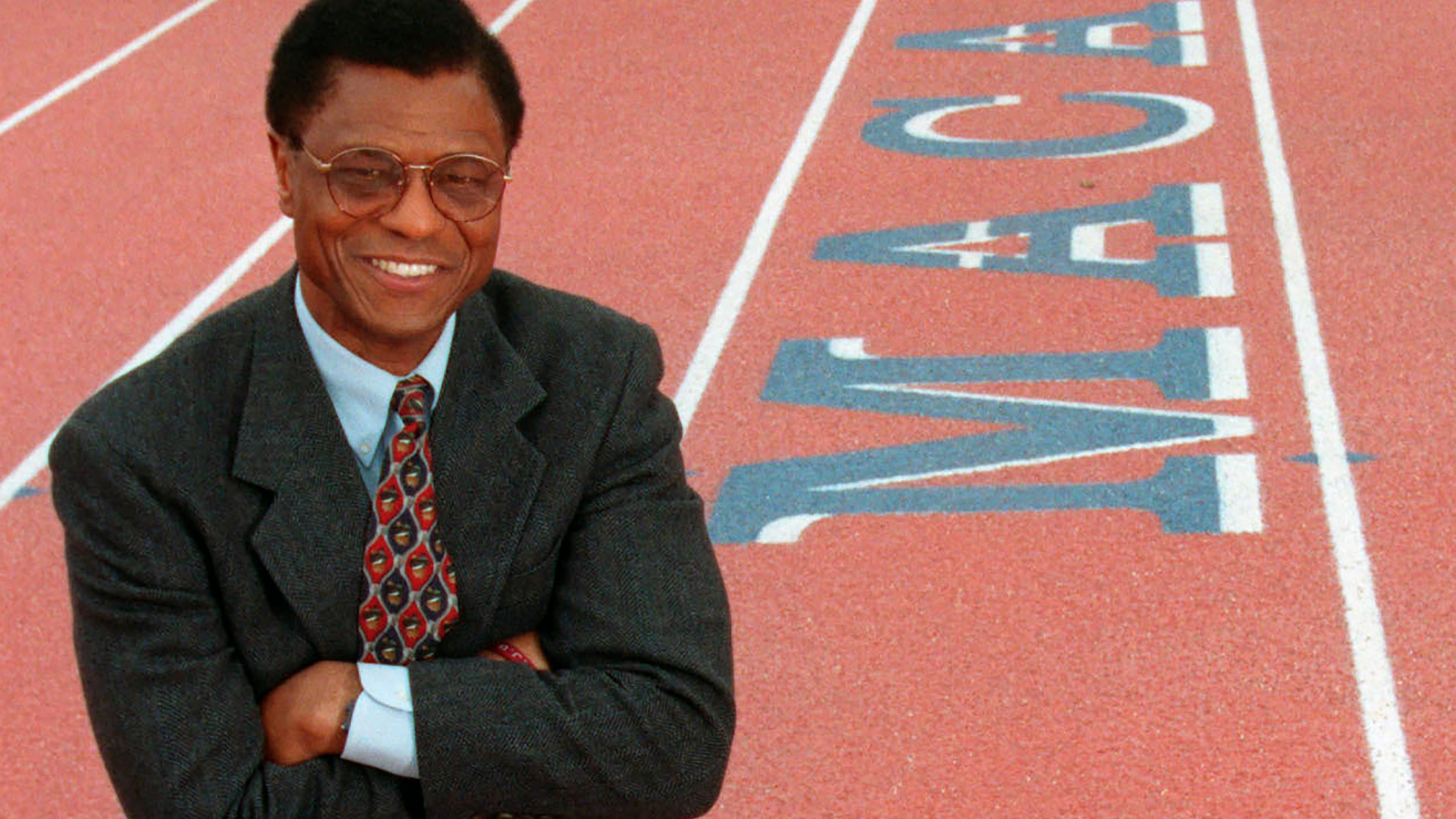 Former NFL star, CBS anchor Irv Cross had brain disease CTE