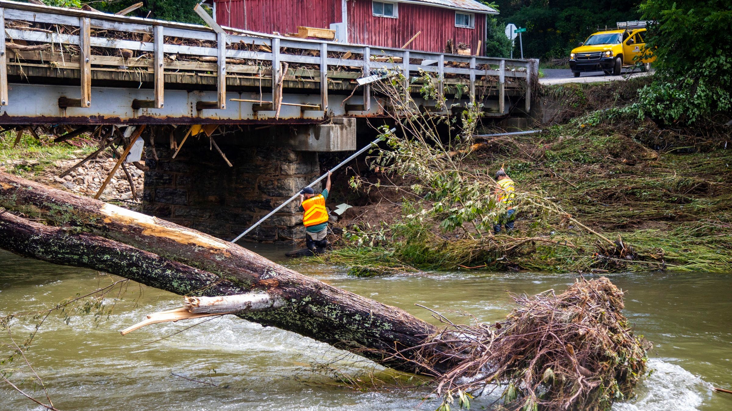 2 dead, 20 missing in North Carolina county flooded by Fred