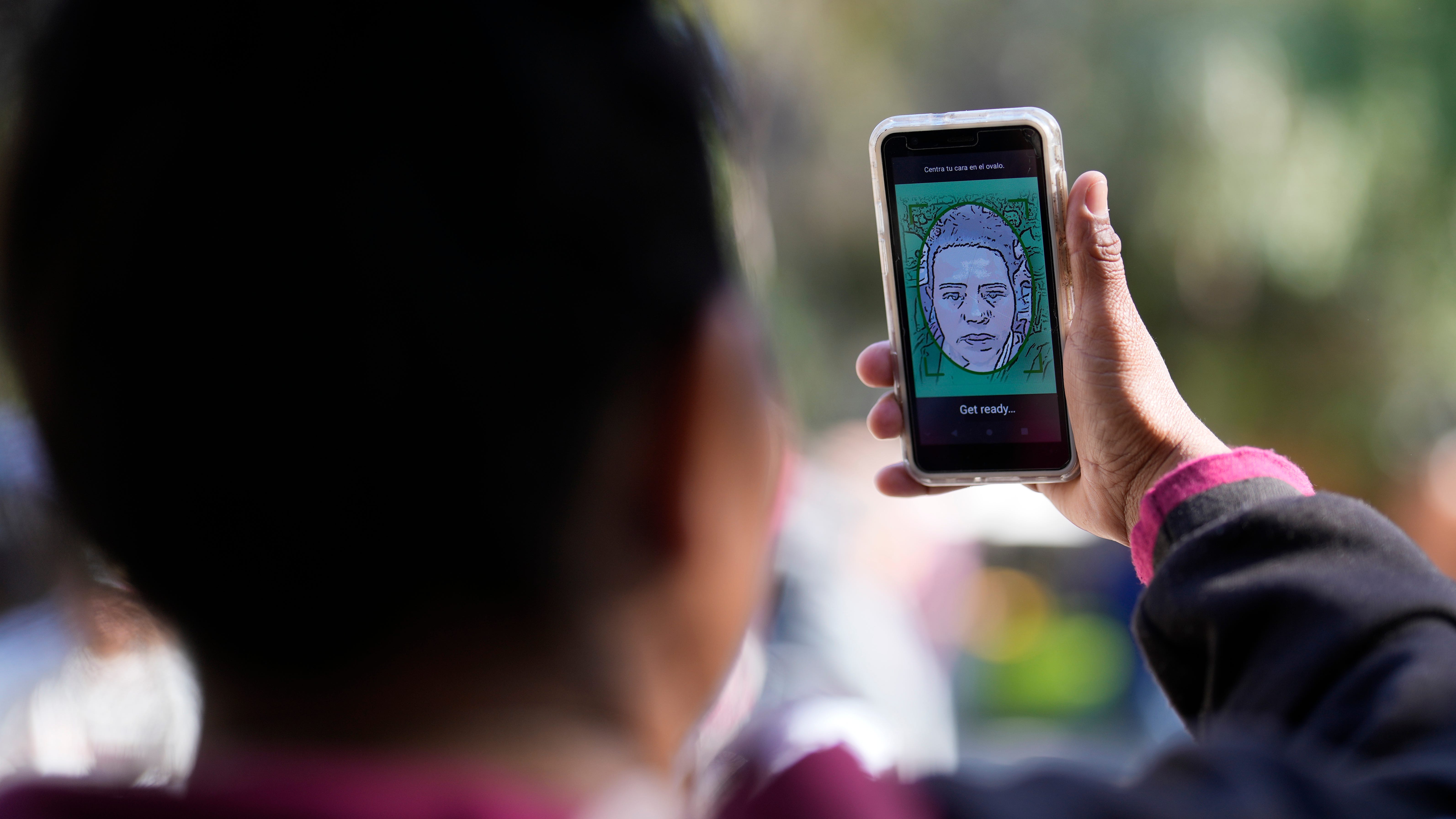 Online system to seek asylum in US is quickly overwhelmed