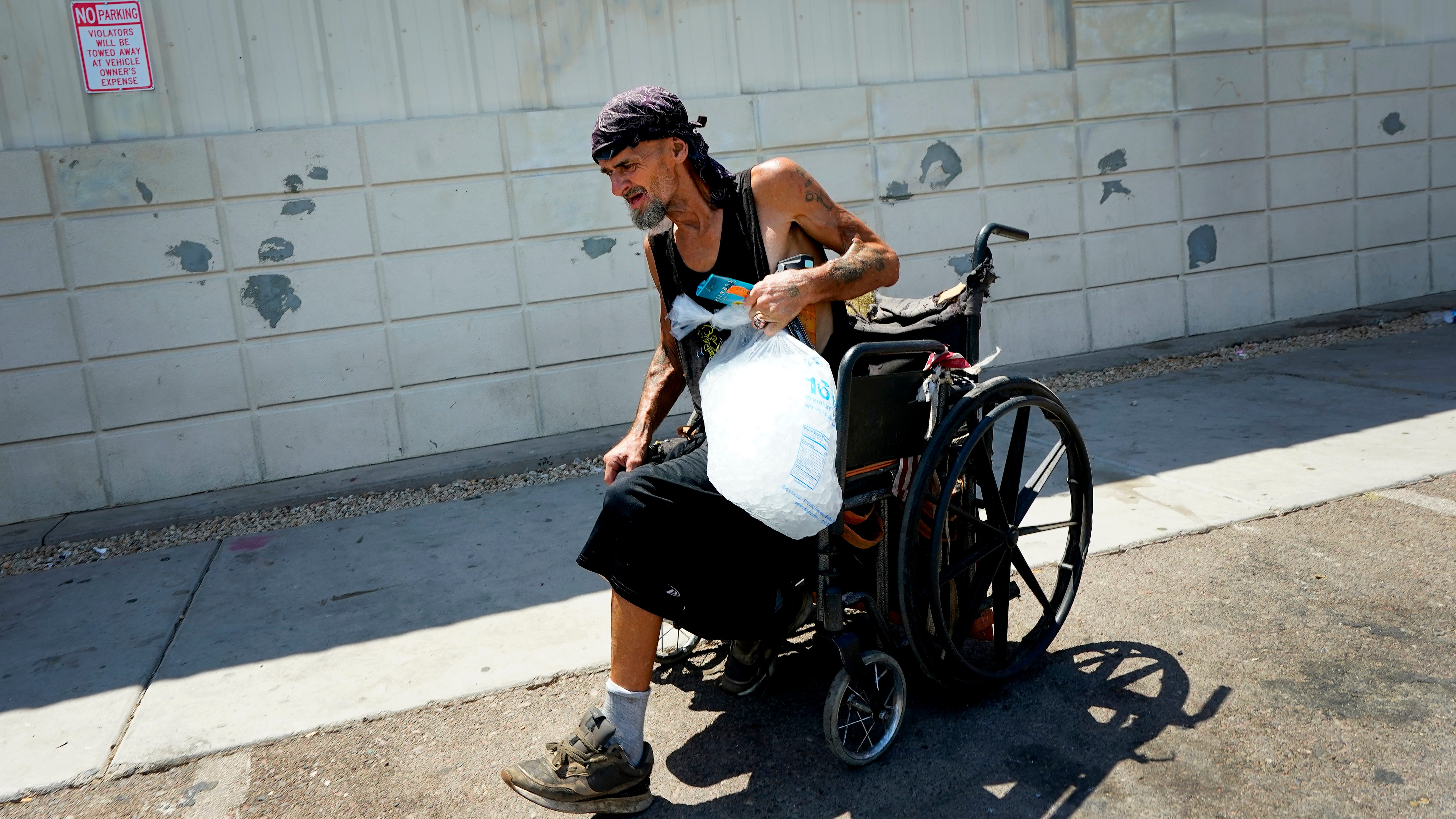 US Southwest swelters under dangerous heat wave, with new records on track