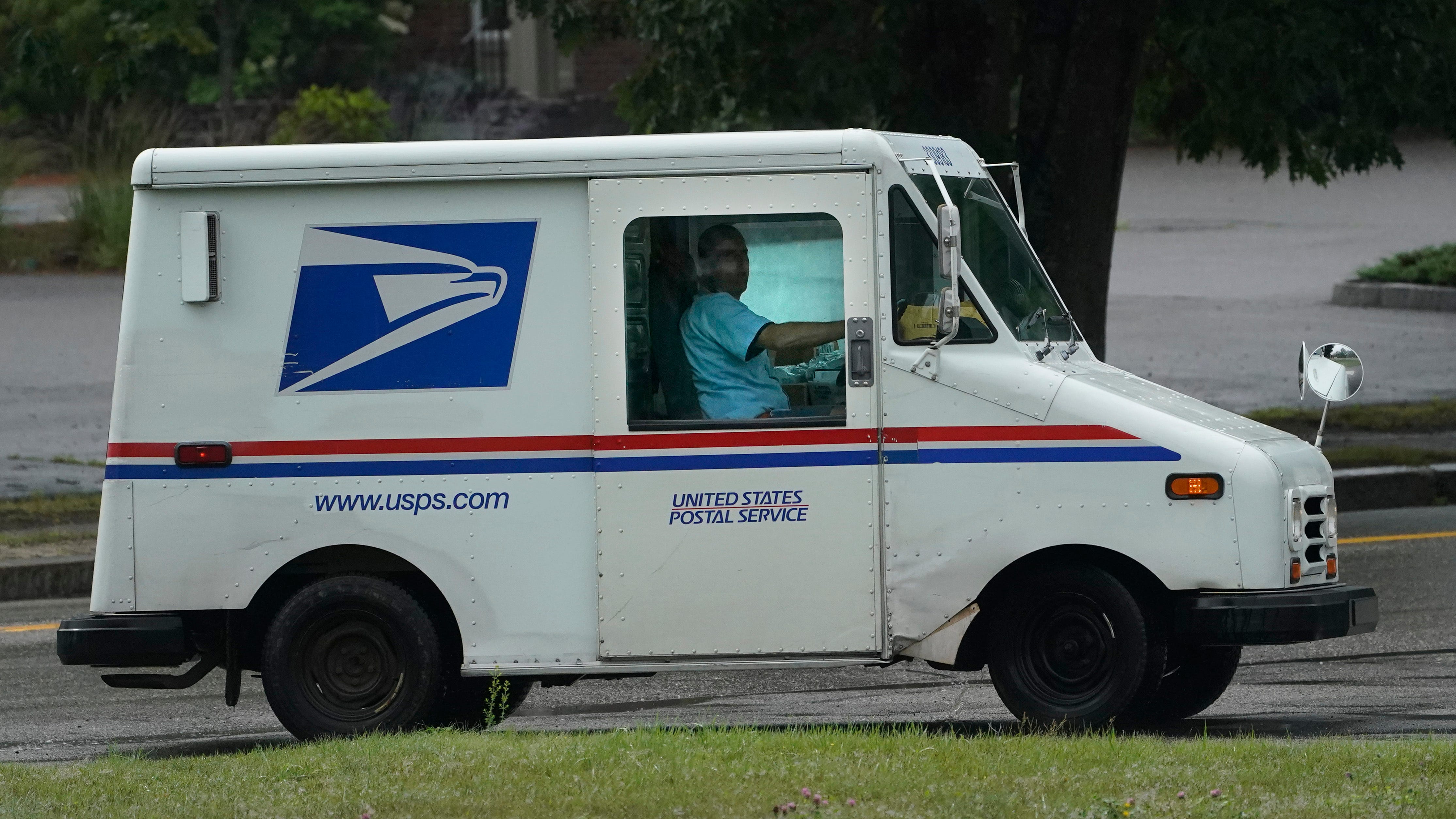 Plan to replace aging postal truck fleet delayed by lawsuit
