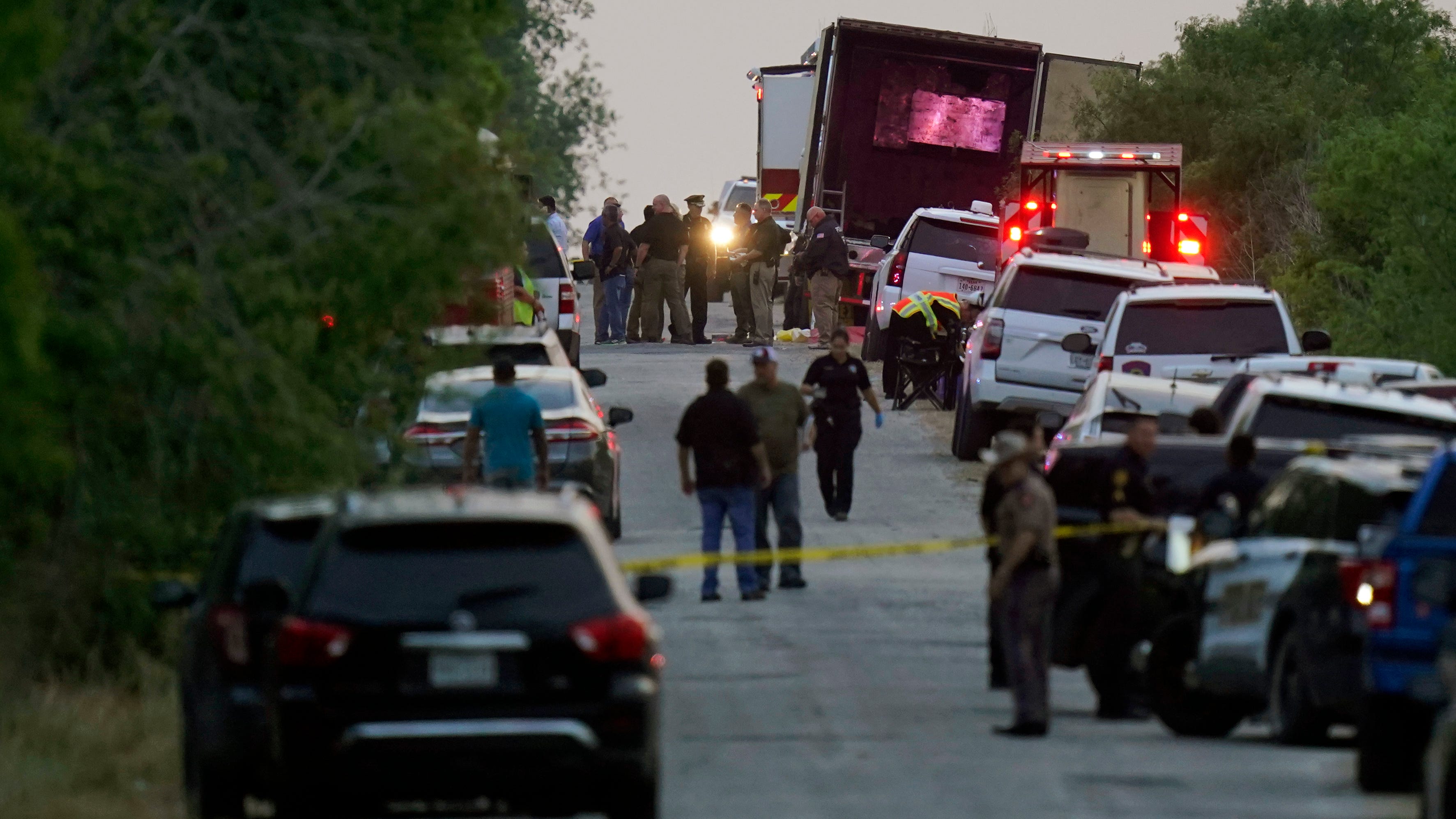 50 migrants die in trailer abandoned in San Antonio heat