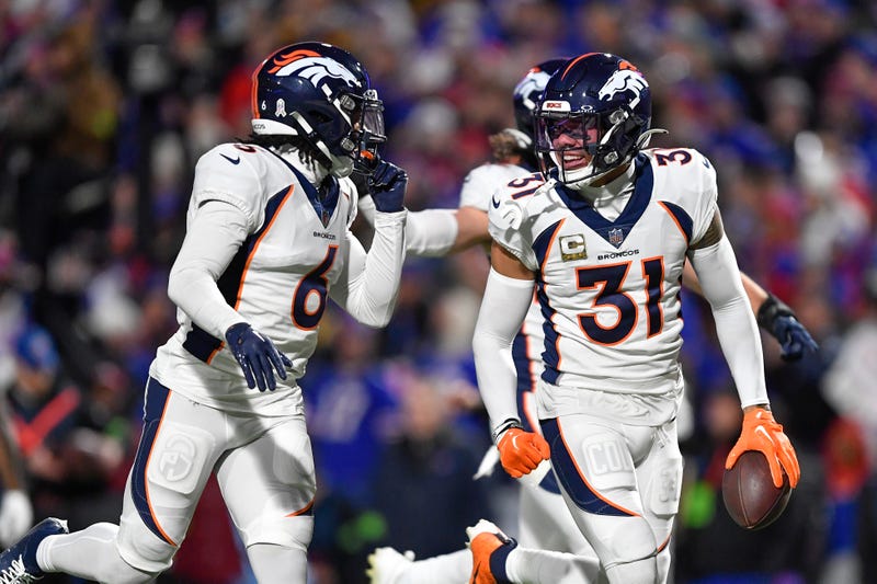 Broncos Bills Football