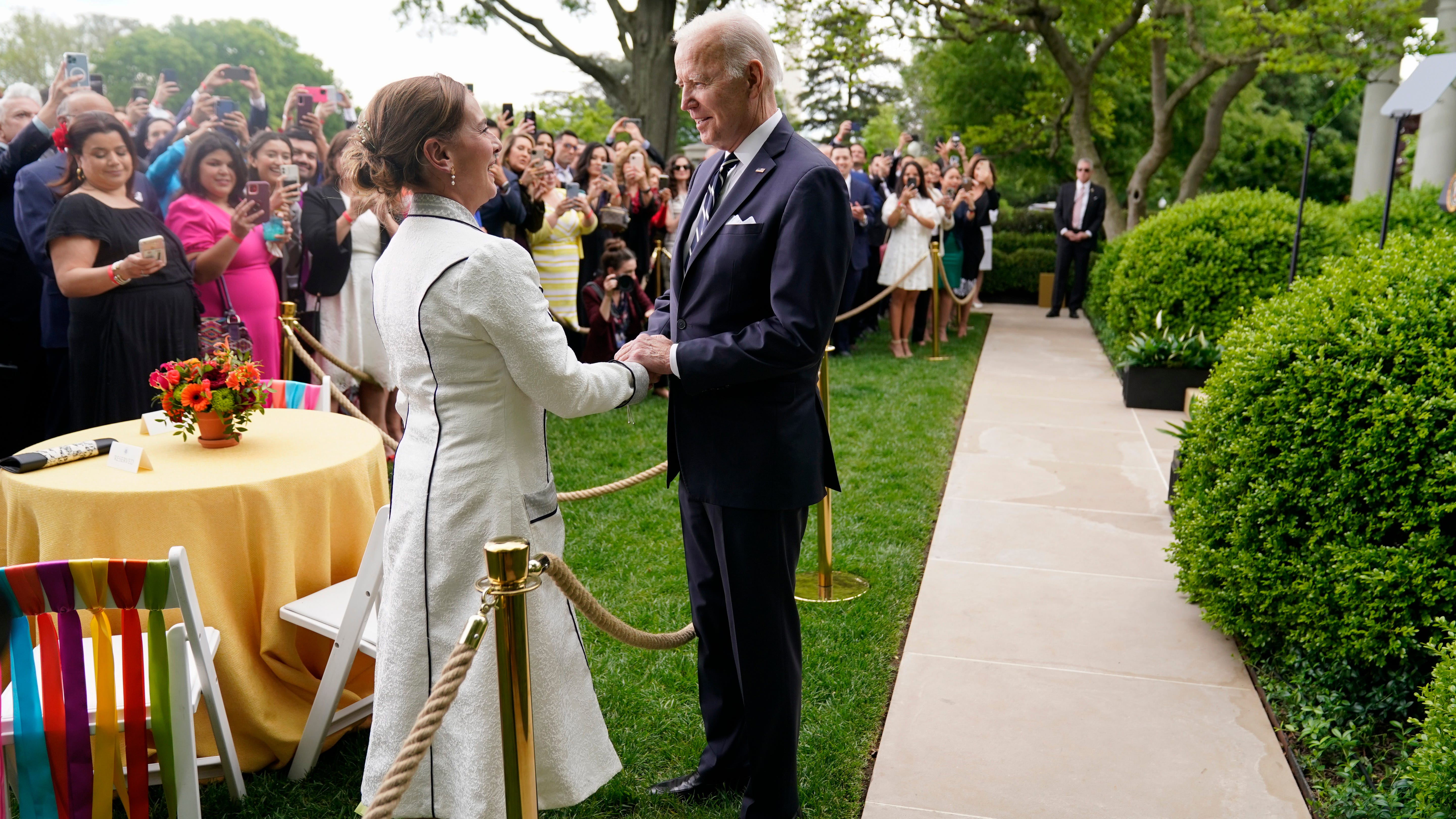 Bidens host Mexico's first lady at Cinco de Mayo celebration