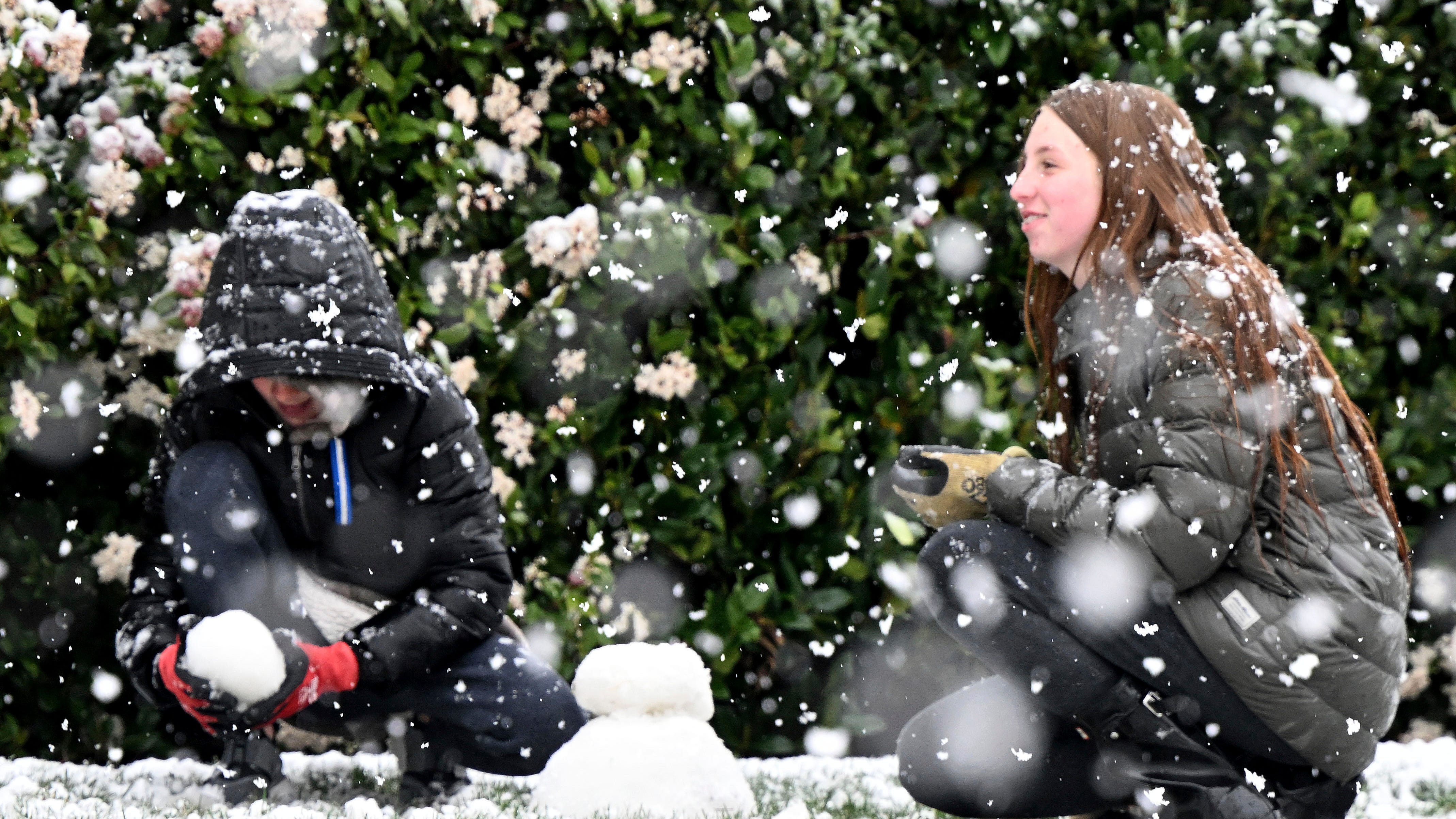 Los Angeles area still blanketed by snow in rare heavy storm