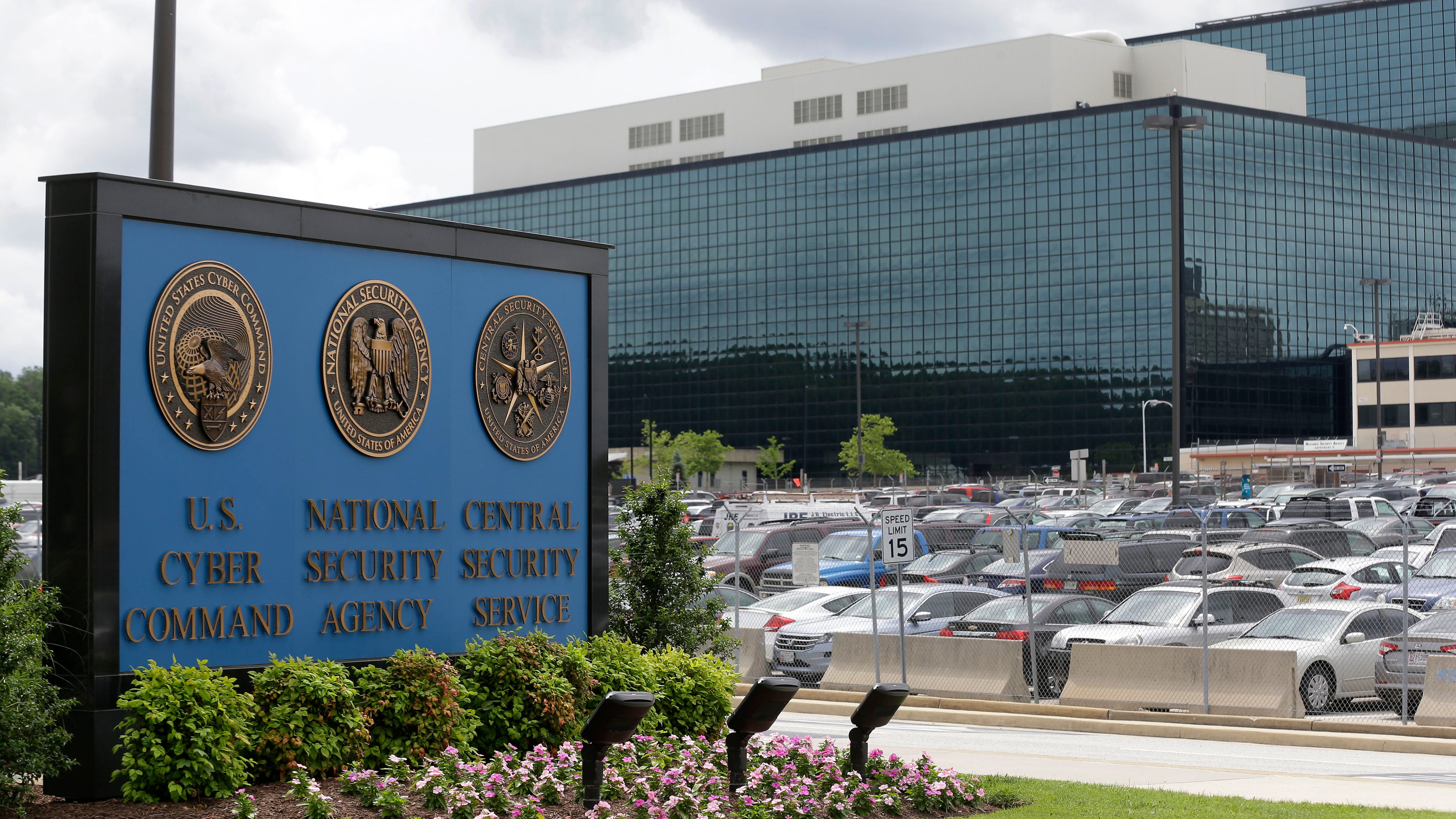 Ex-NSA worker accused of selling secrets ordered detained