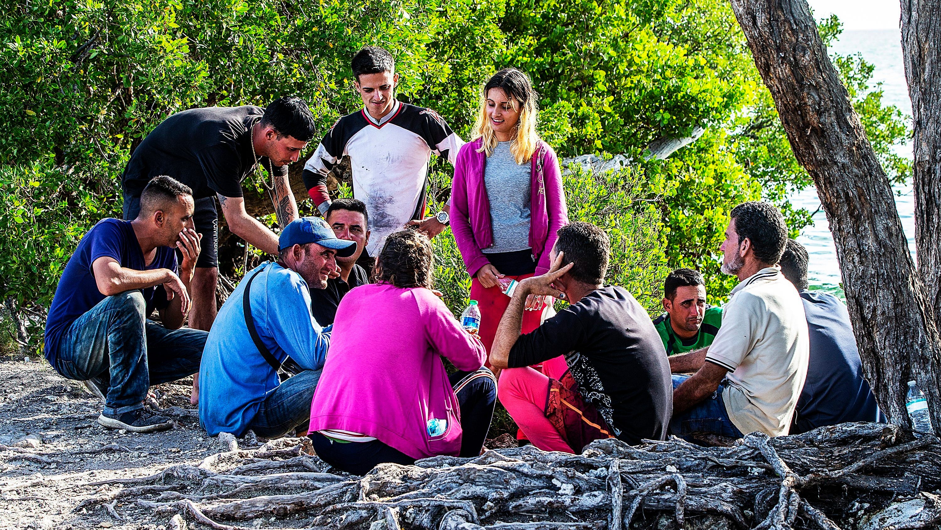 Hundreds of migrants in Florida in what sheriff calls crisis