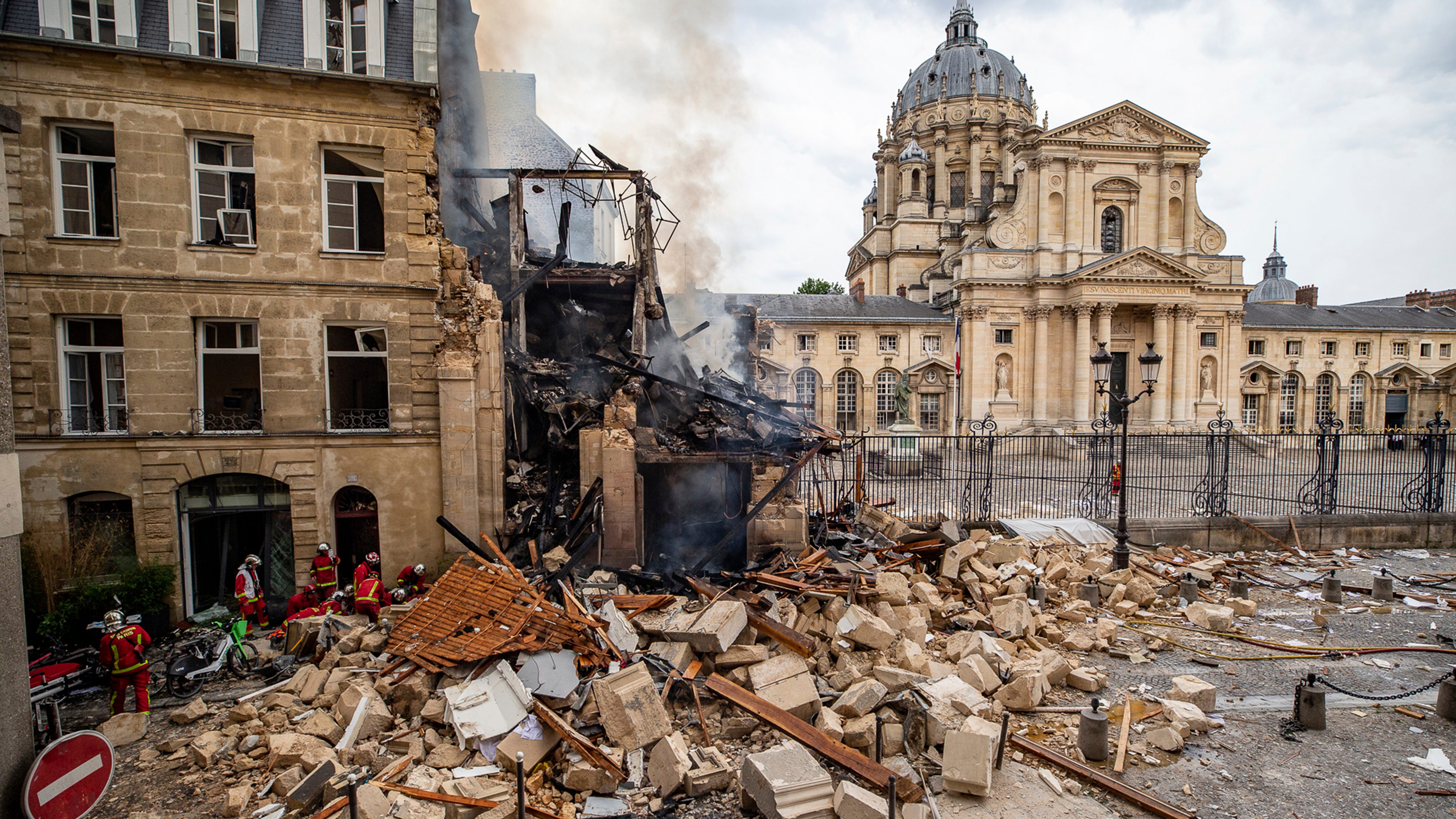 Rescuers found body in rubble of Paris building that collapsed in explosion