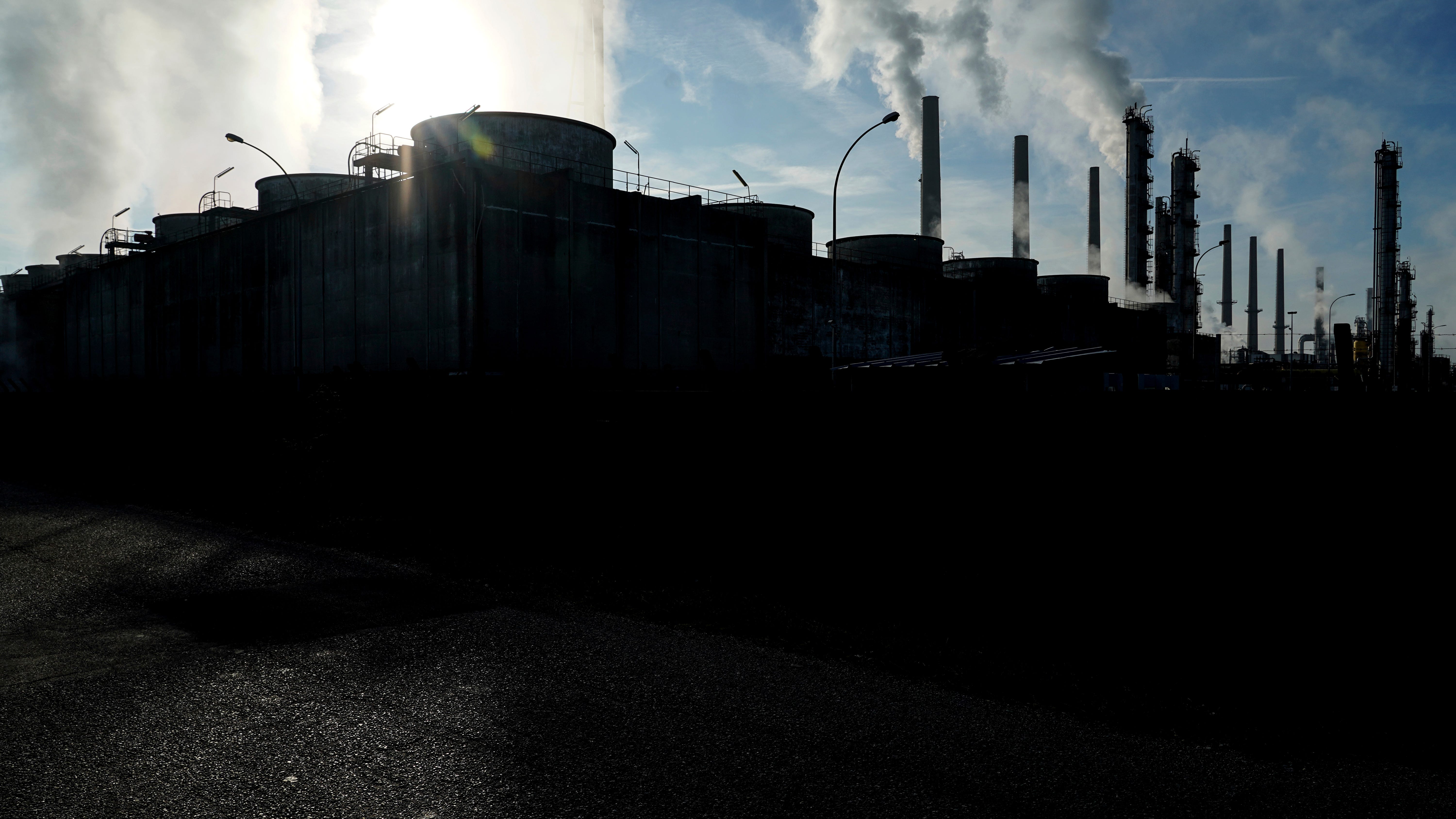 UN: Greenhouse gas levels hit a new record, cuts fall short