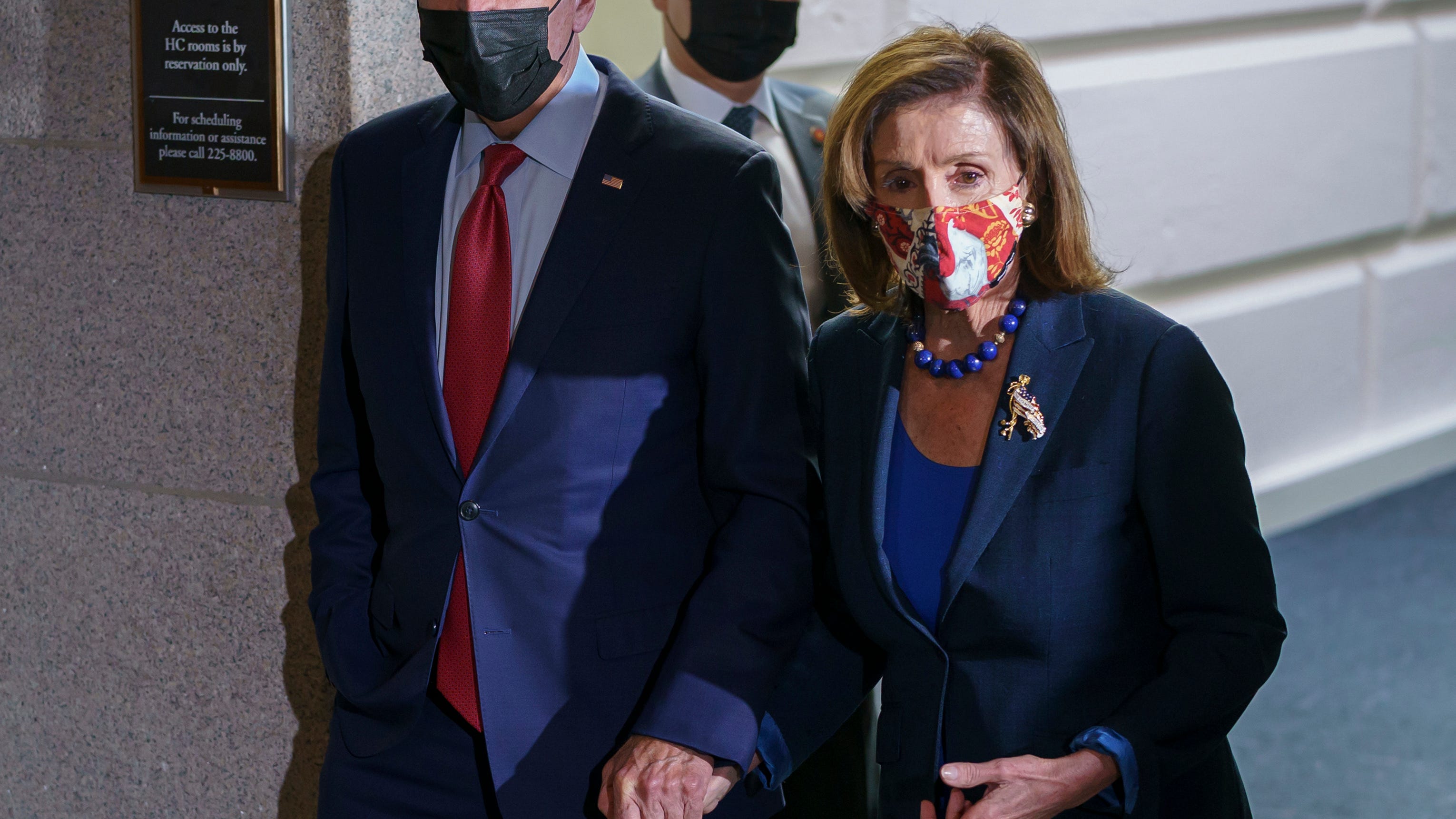 Biden, top Dems strategize; Pelosi says deal 'very possible'