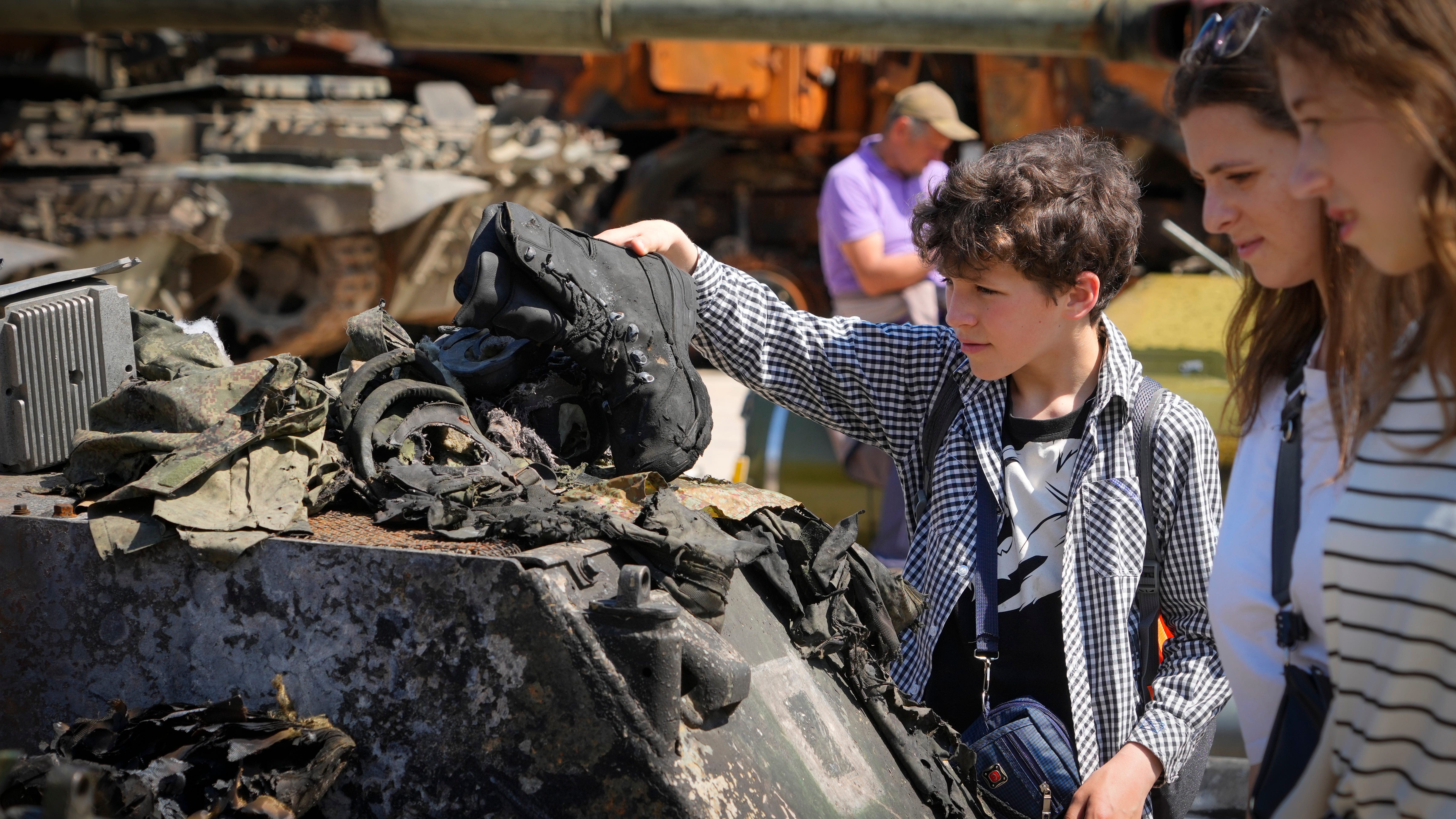 Russia claims advances in Ukraine amid fierce fighting