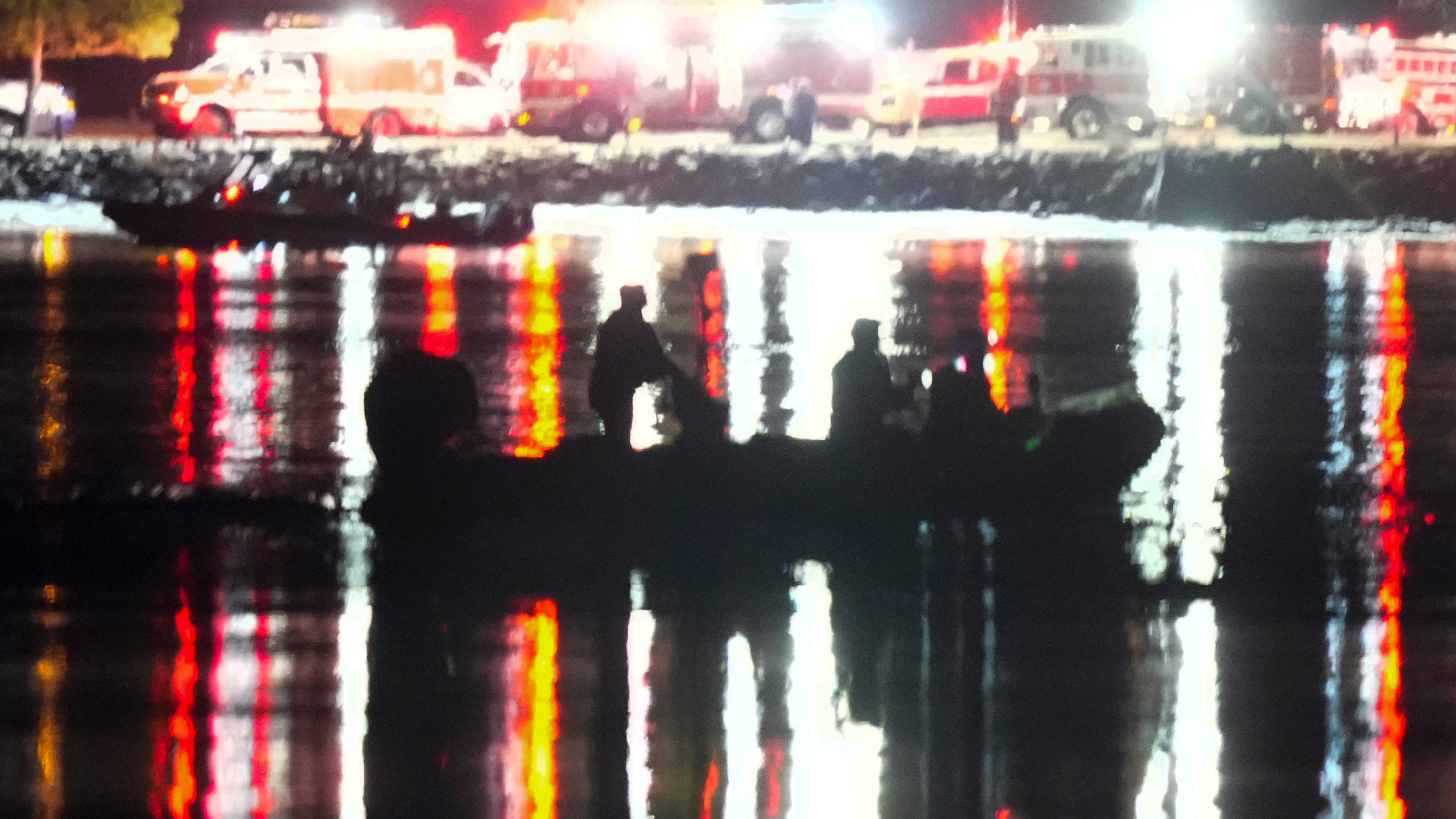 The Latest: Collision between passenger jet and Army helicopter near DC leaves no survivors