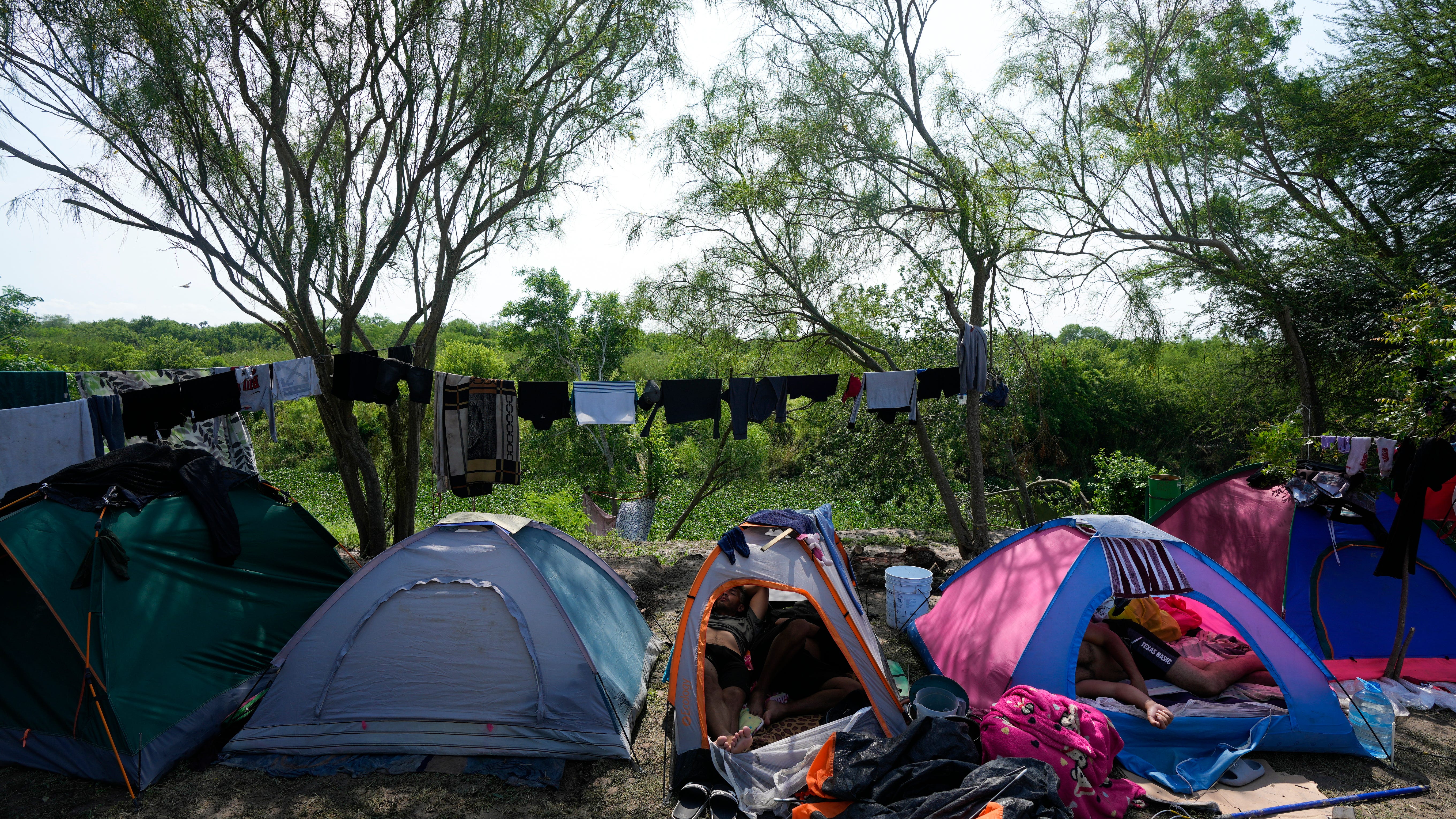 Fewer Venezuelan arrivals lead to drop in illegal entries to US after pandemic asylum limits