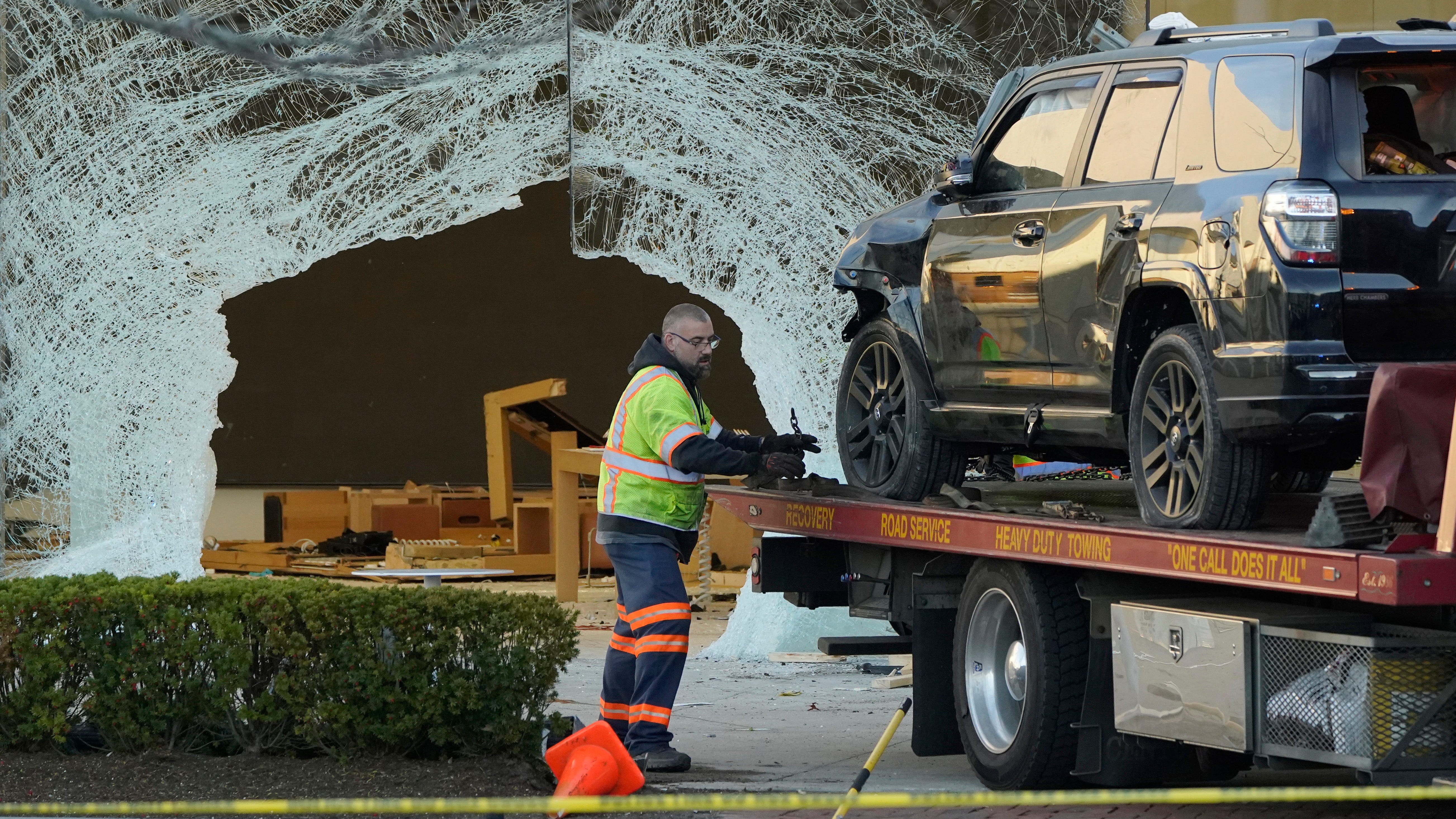Driver faces charges in connection with Apple store crash