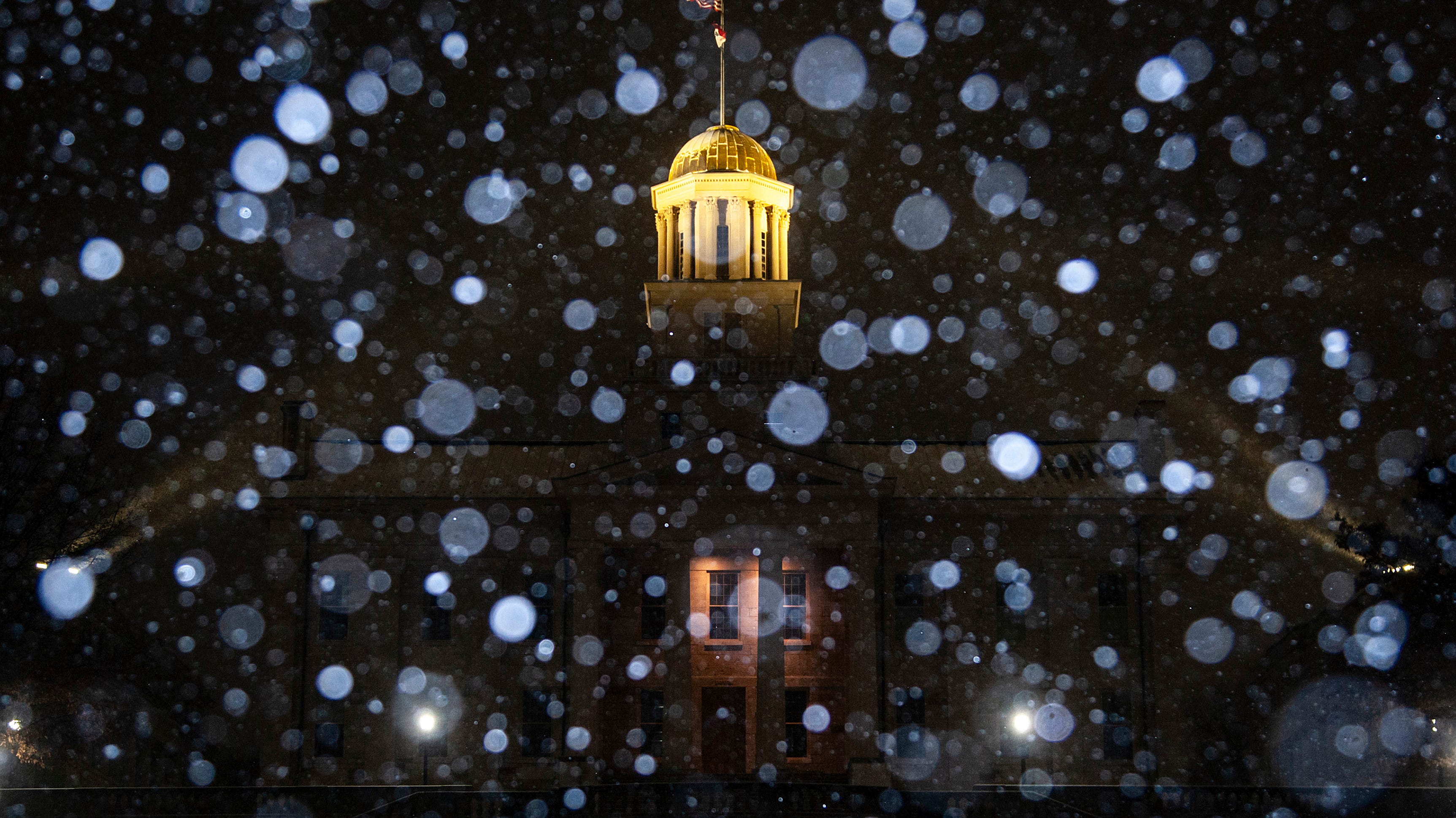 Temperatures fall far and fast as winter storm threatens US