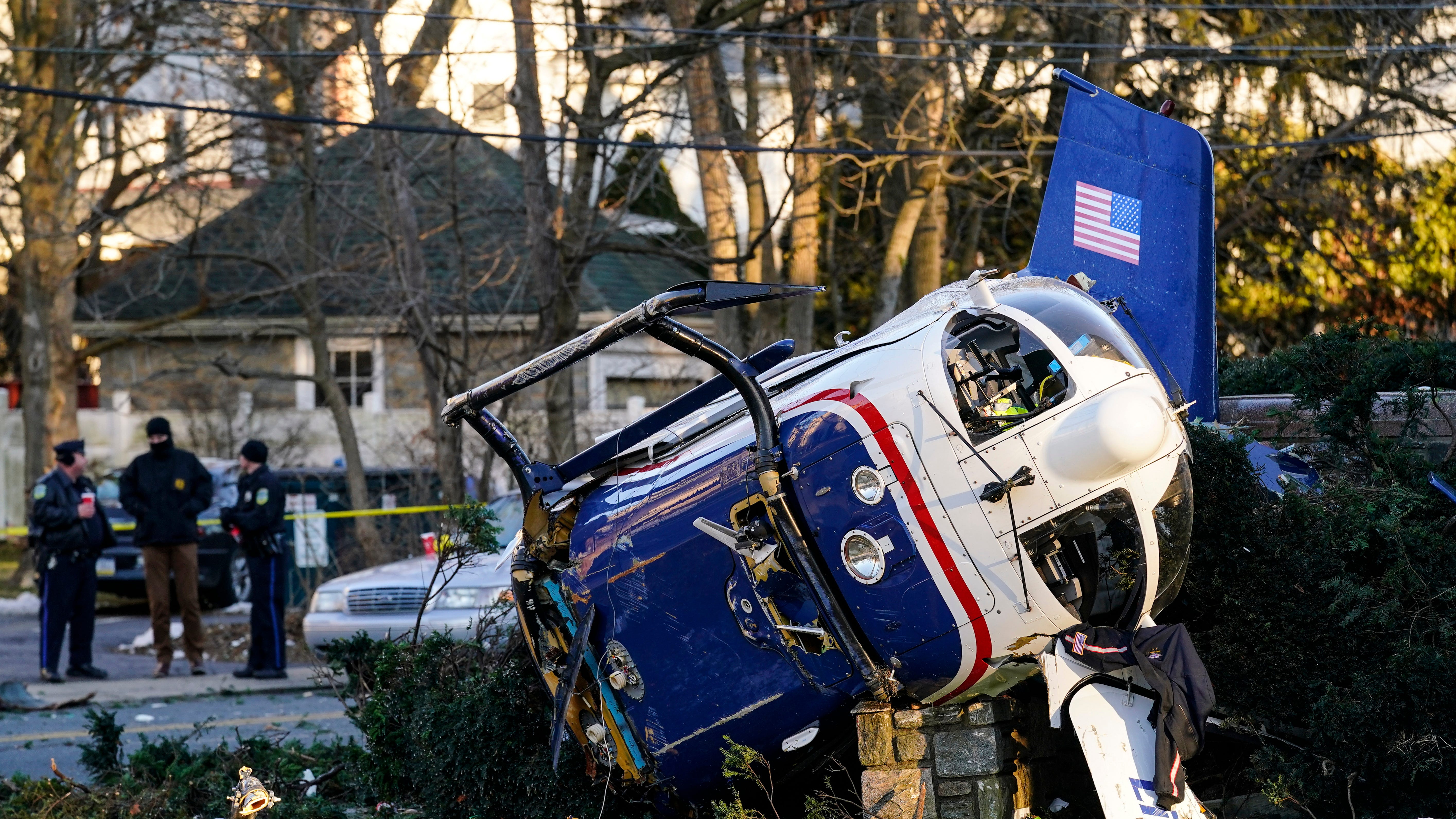 Medical helicopter crashes near church; all 4 aboard survive
