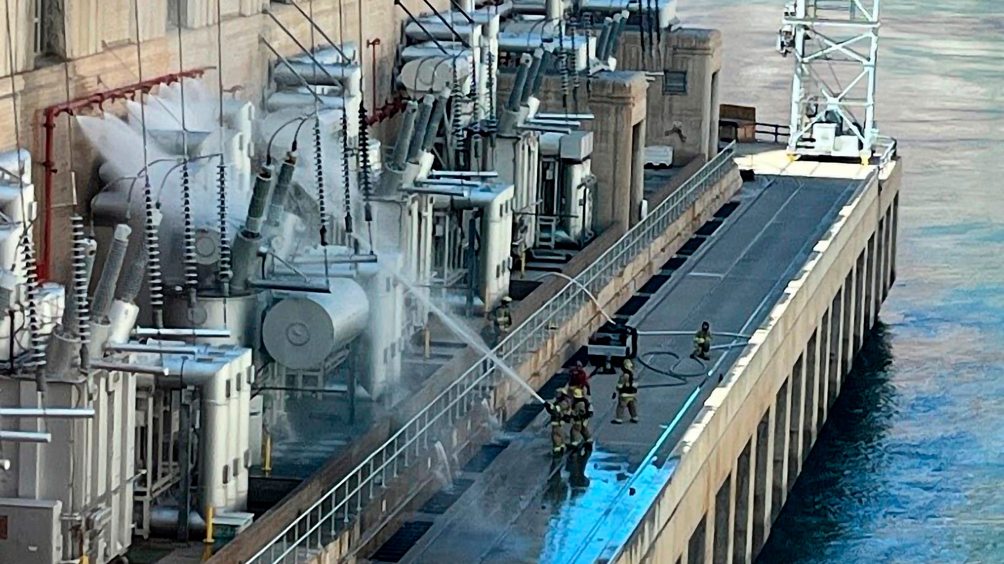 Hoover Dam transformer explodes; no one hurt