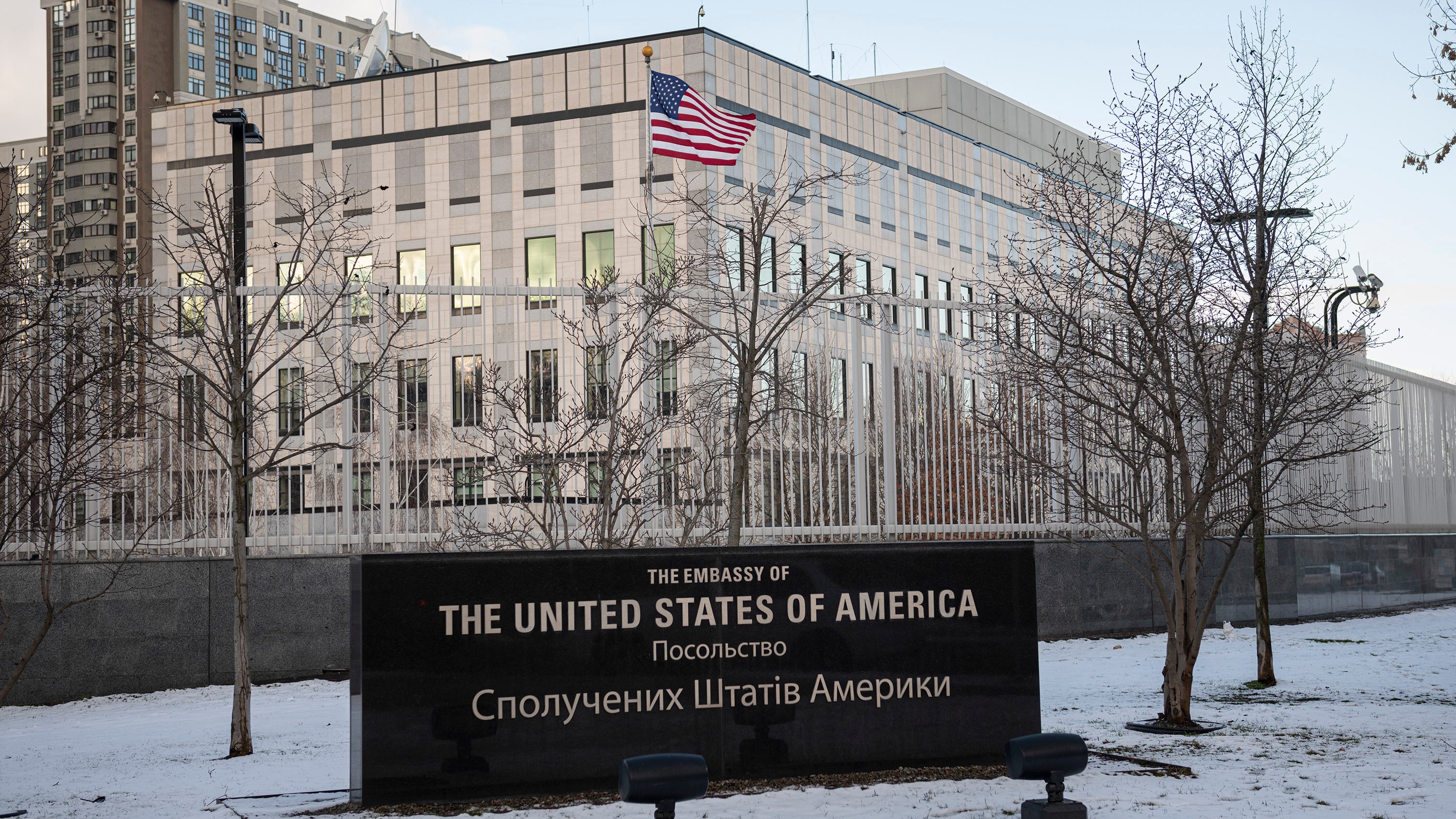 US evacuating most Ukraine embassy staff over invasion fears