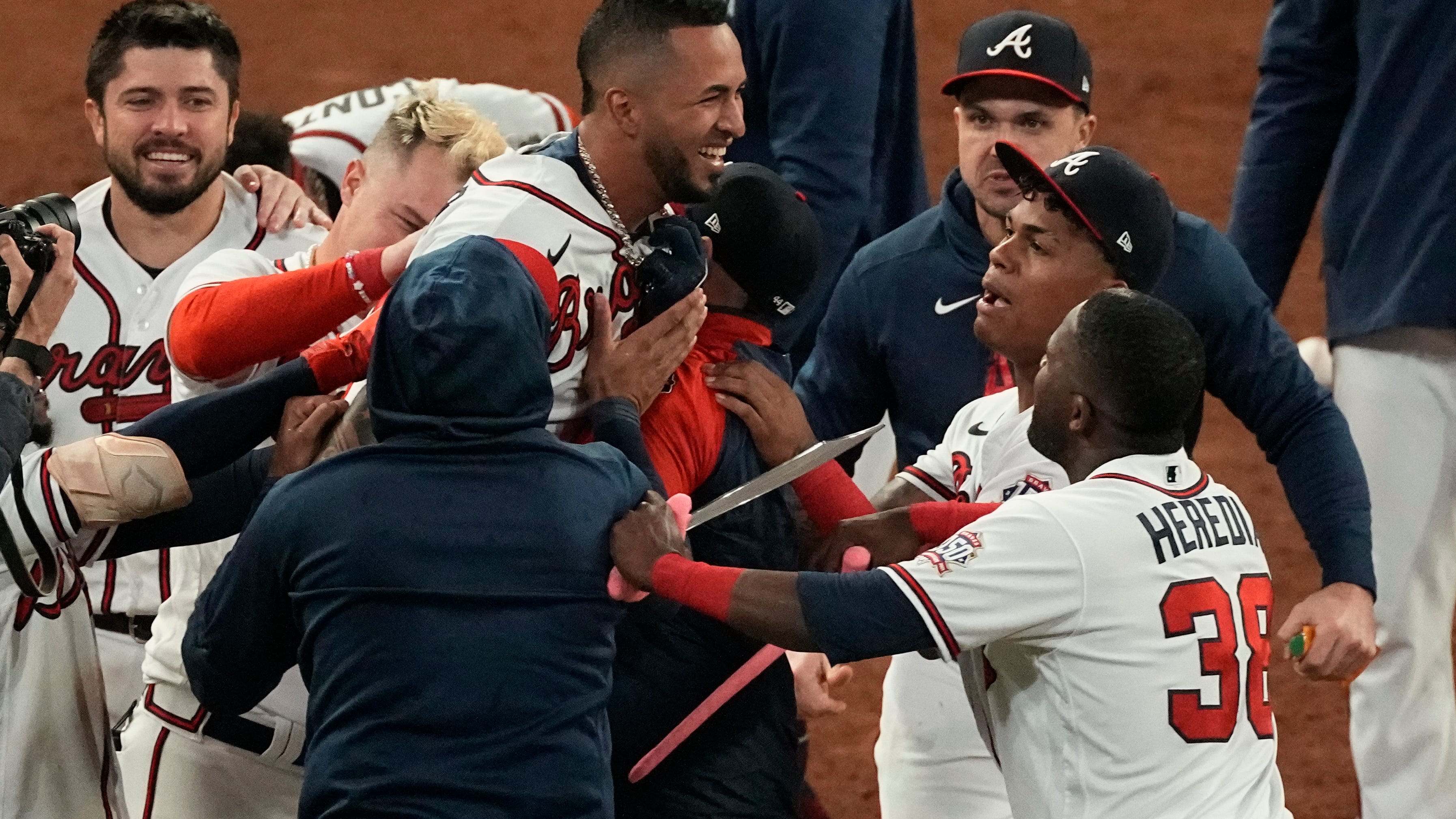Late-night magic: Braves beat Dodgers 5-4, lead NLCS 2-0