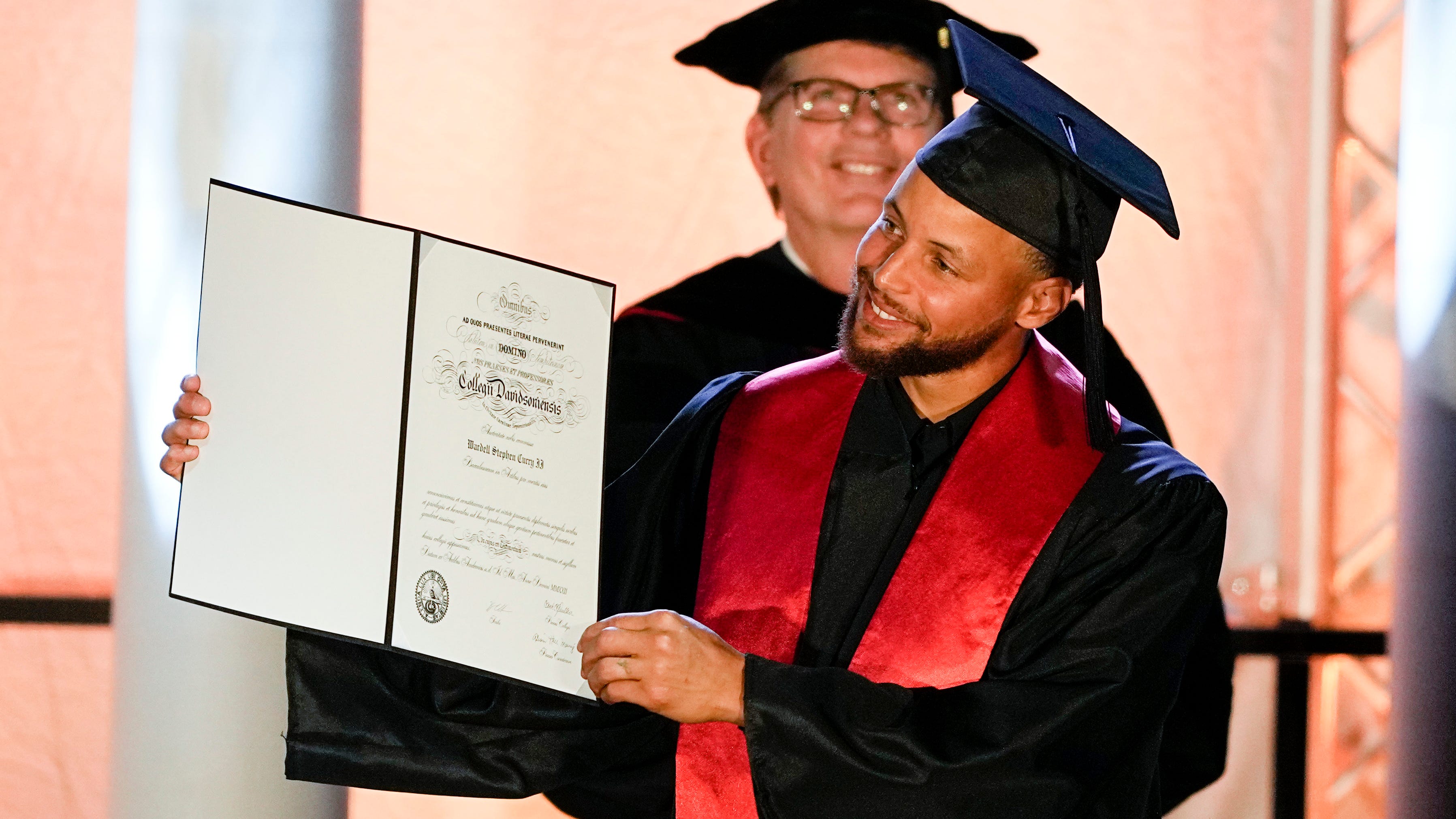 Curry's 3: Joins Davidson HOF, has jersey retired, graduates
