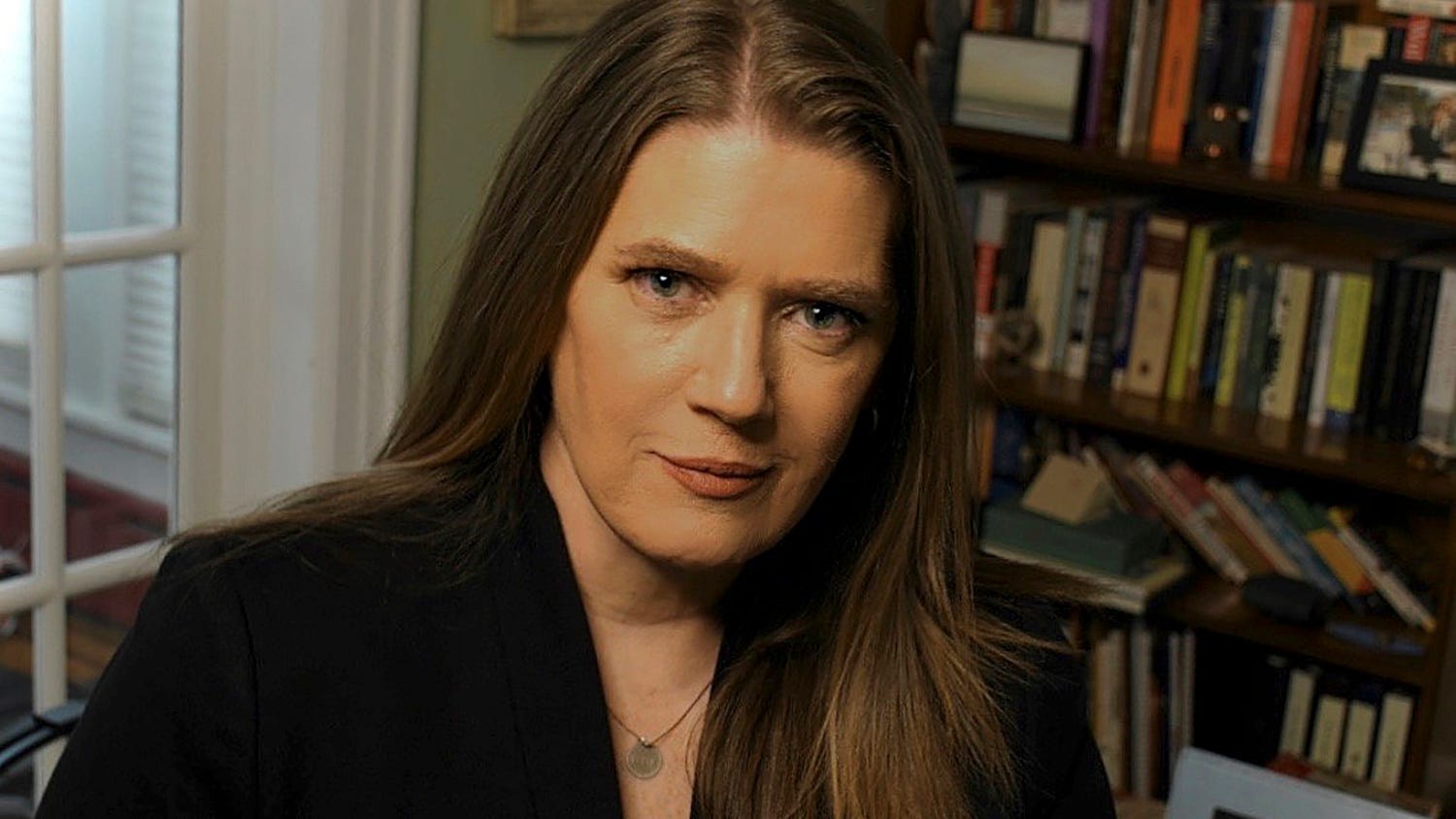 Niece says 'cruel and traitorous' Trump belongs in prison