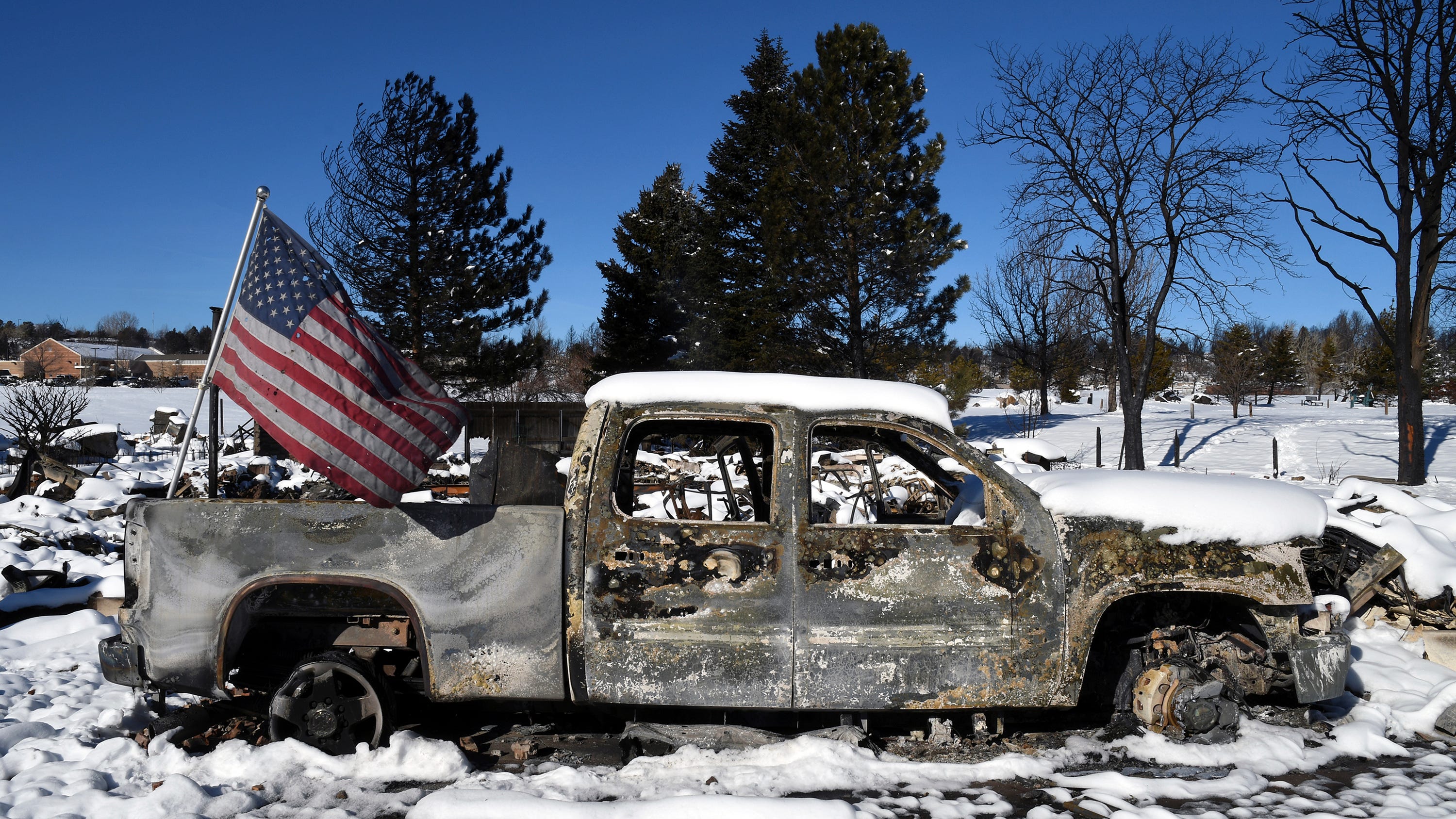 2 missing; survivors count blessings after Colorado fire