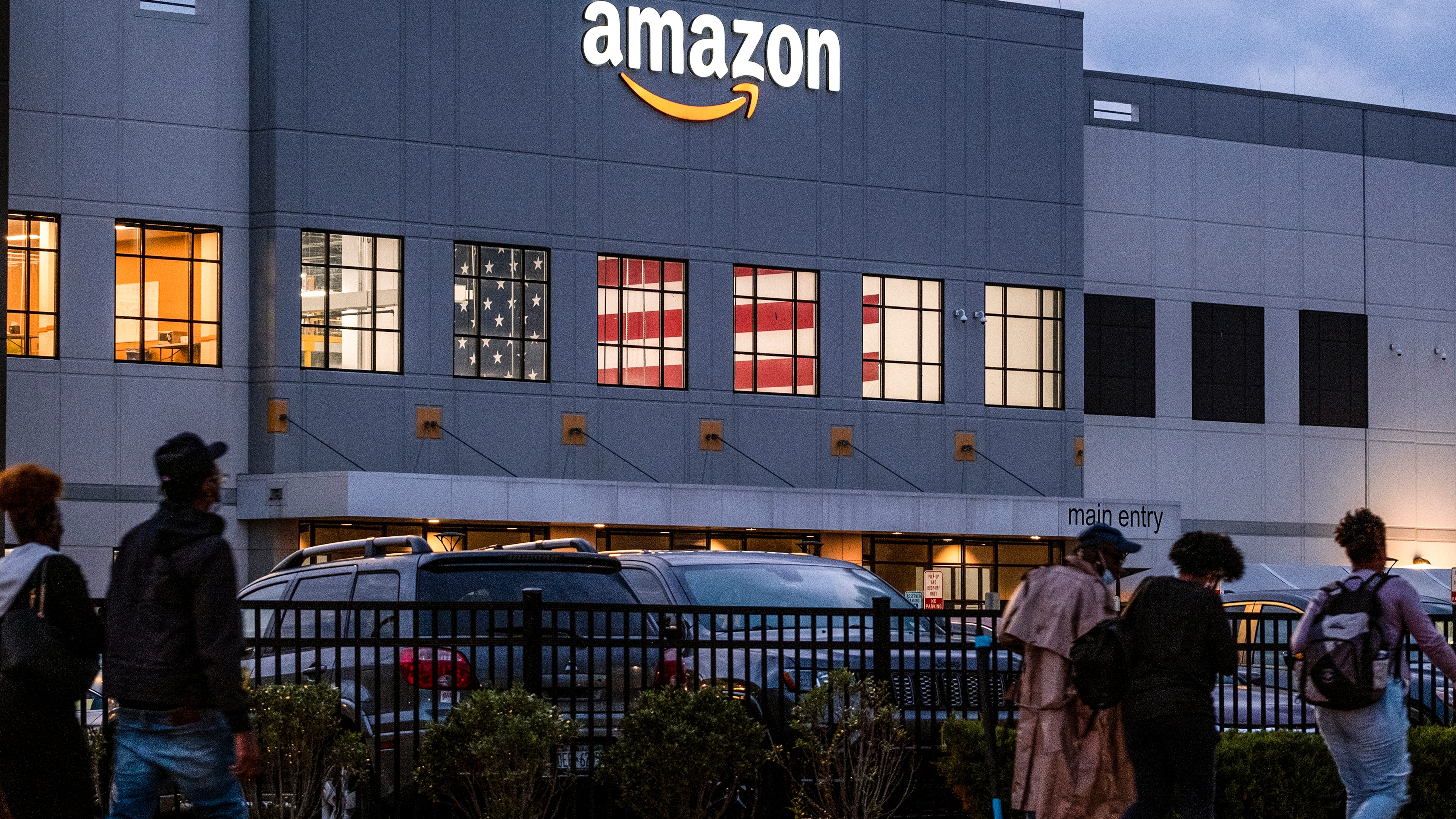 2nd Amazon warehouse in NYC to hold union election in April