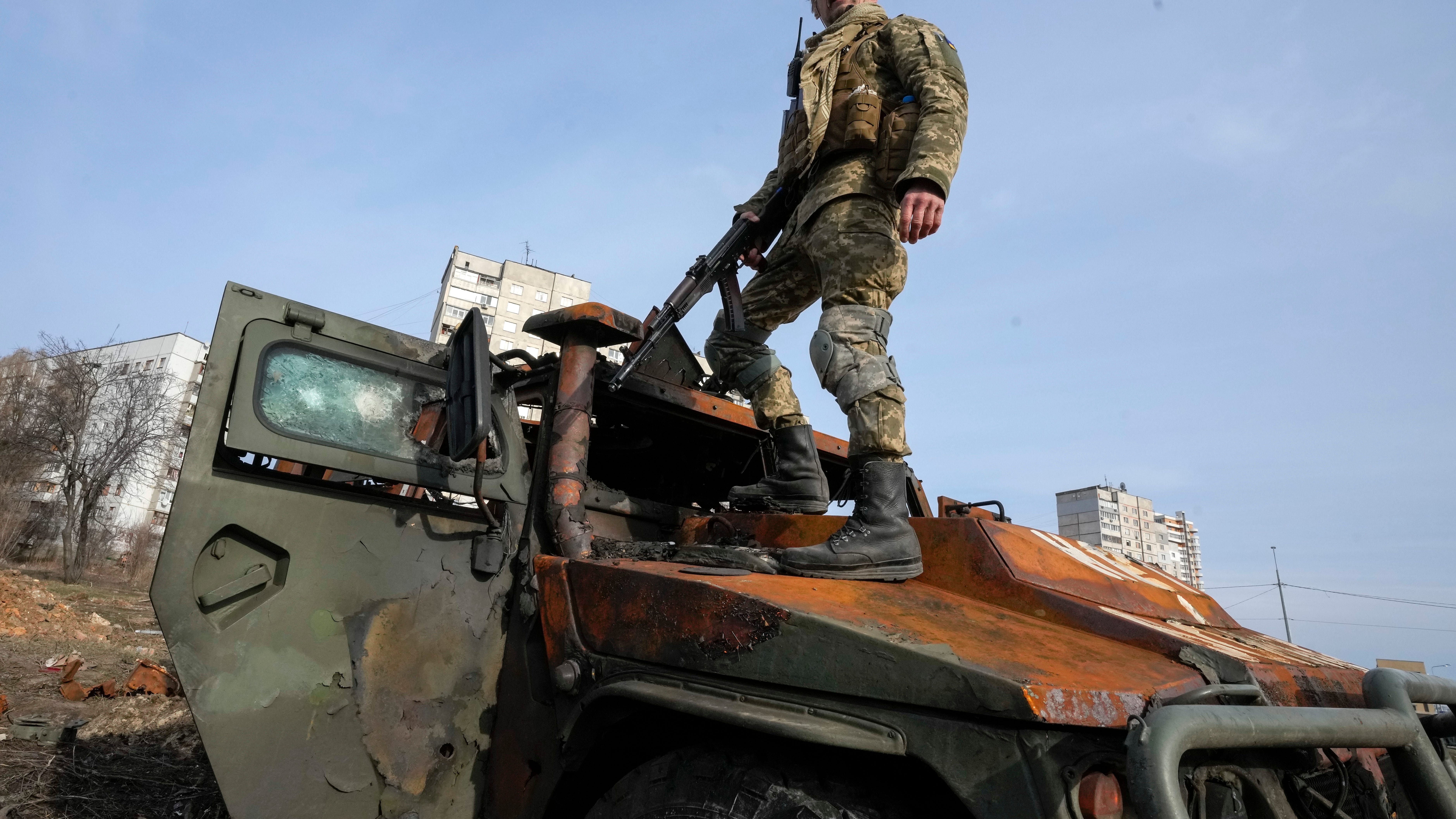 Russia shifts focus to try to grind Ukraine's army in east