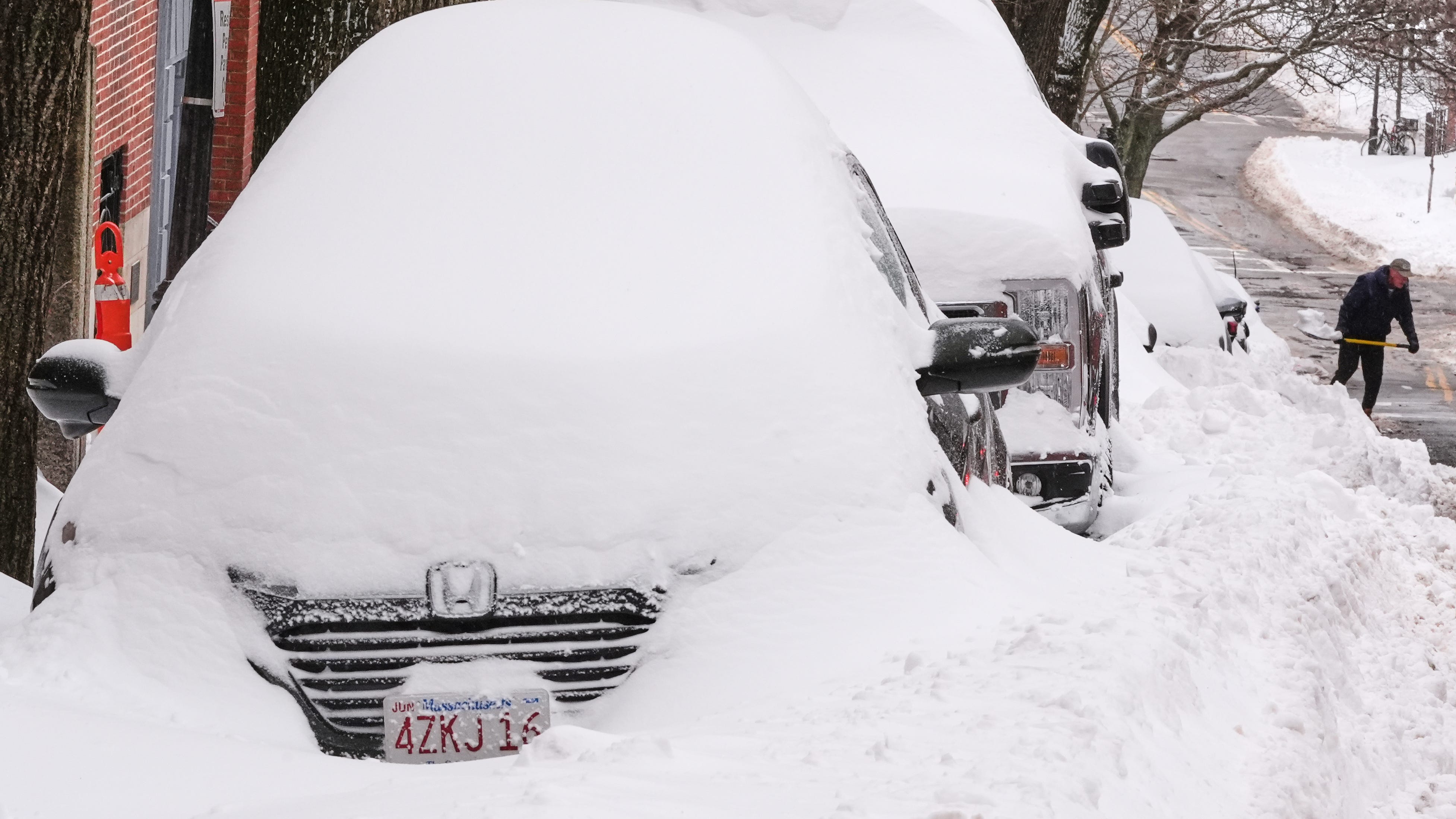 30 people dead from effects of winter storm as more freezing cold pummels US