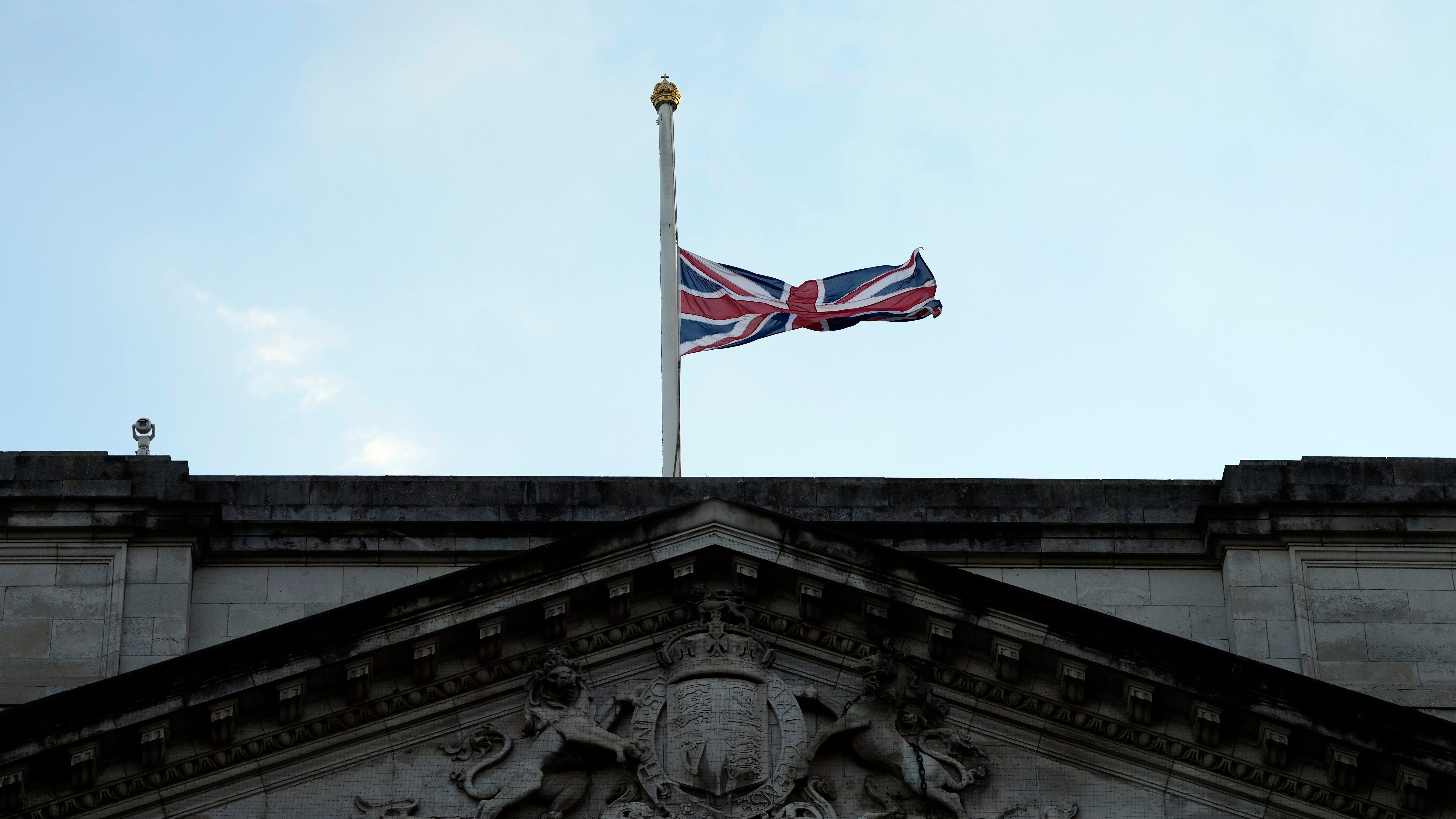 'A stalwart': World mourns Britain's Queen Elizabeth II