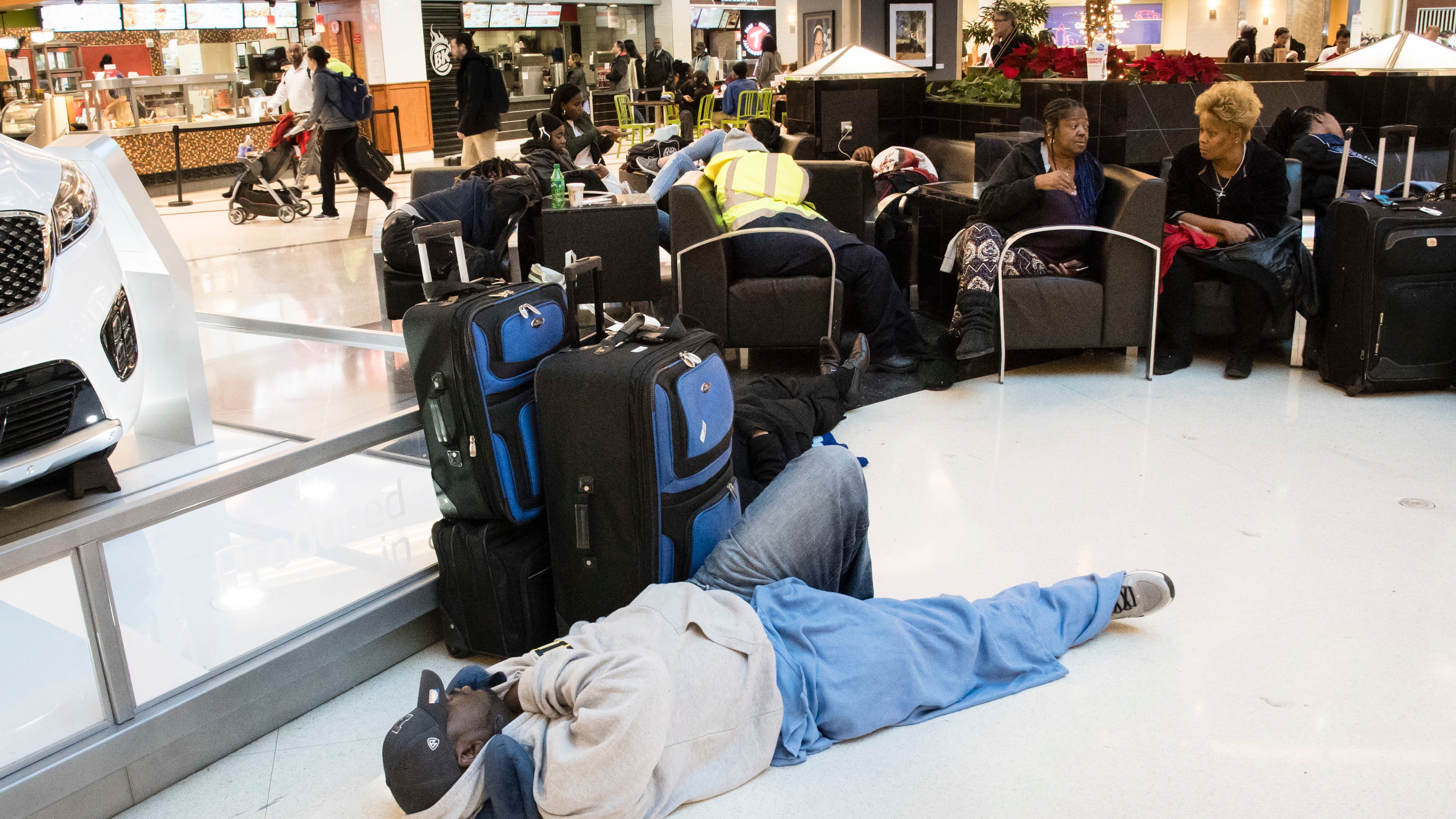 Buttigieg warns airlines to help travelers or face new rules