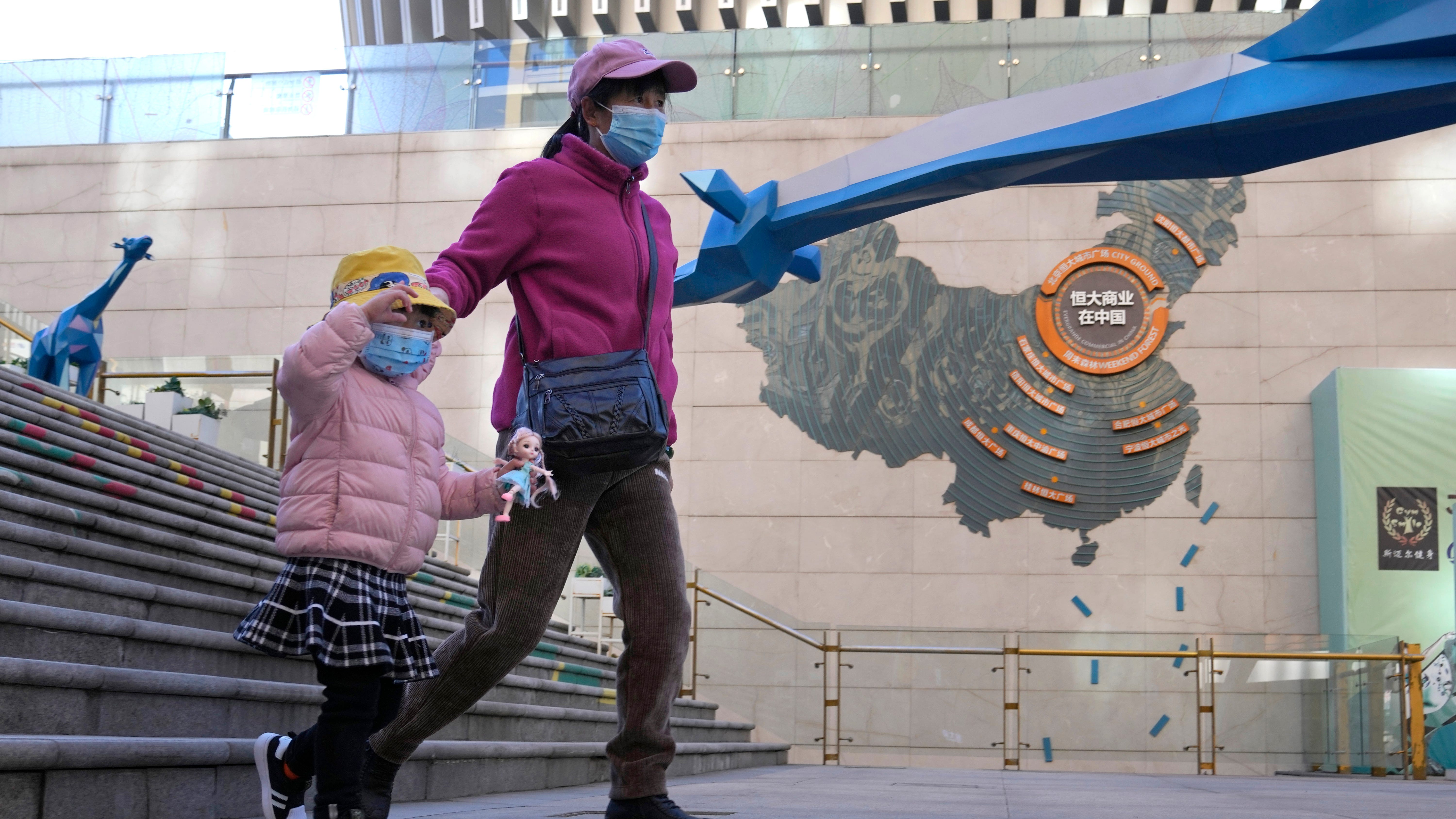 EXPLAINER: Chinese builder’s debt struggle rattles investors