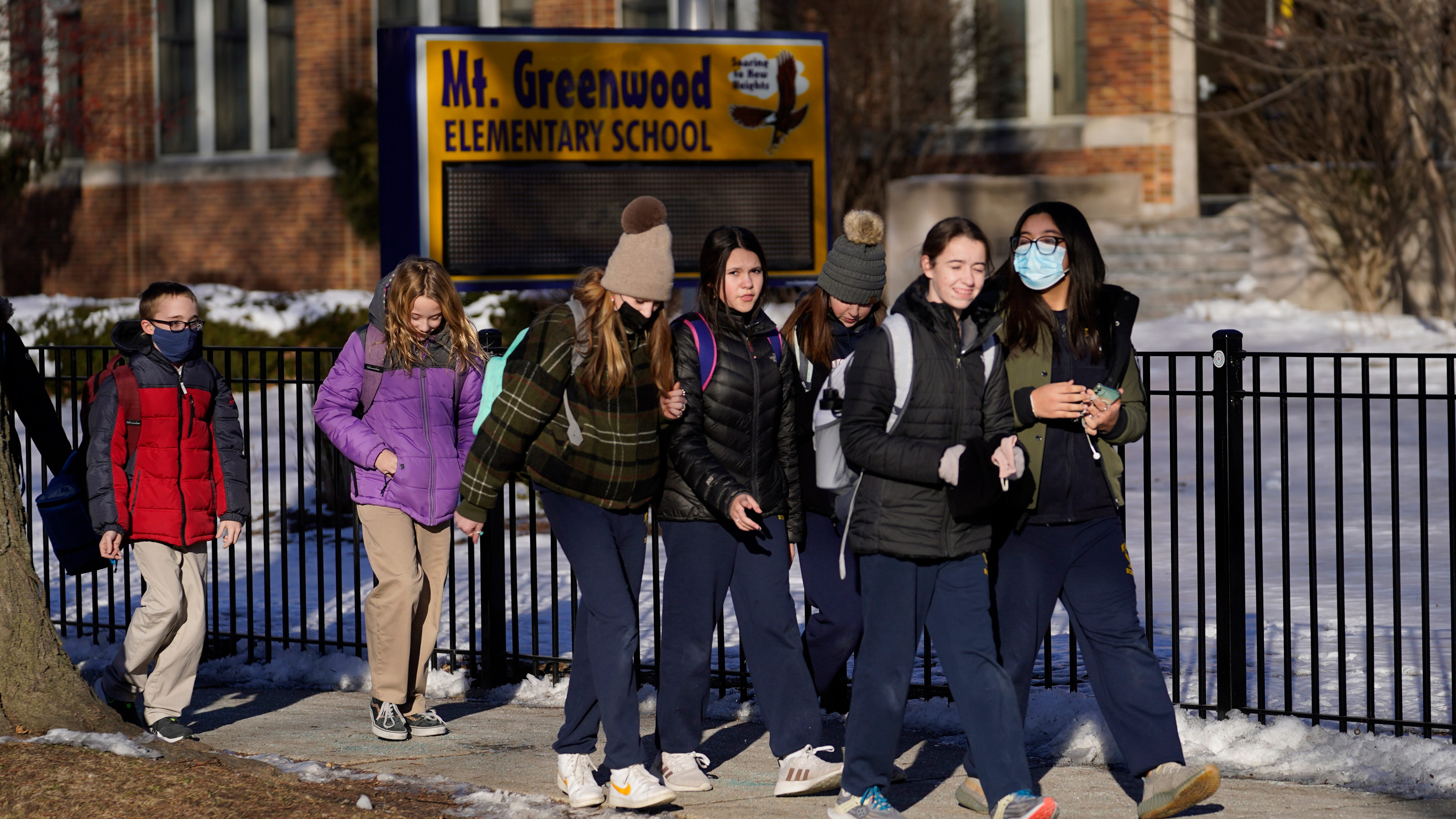 Chicago union leaders OK plan to resume in-person class