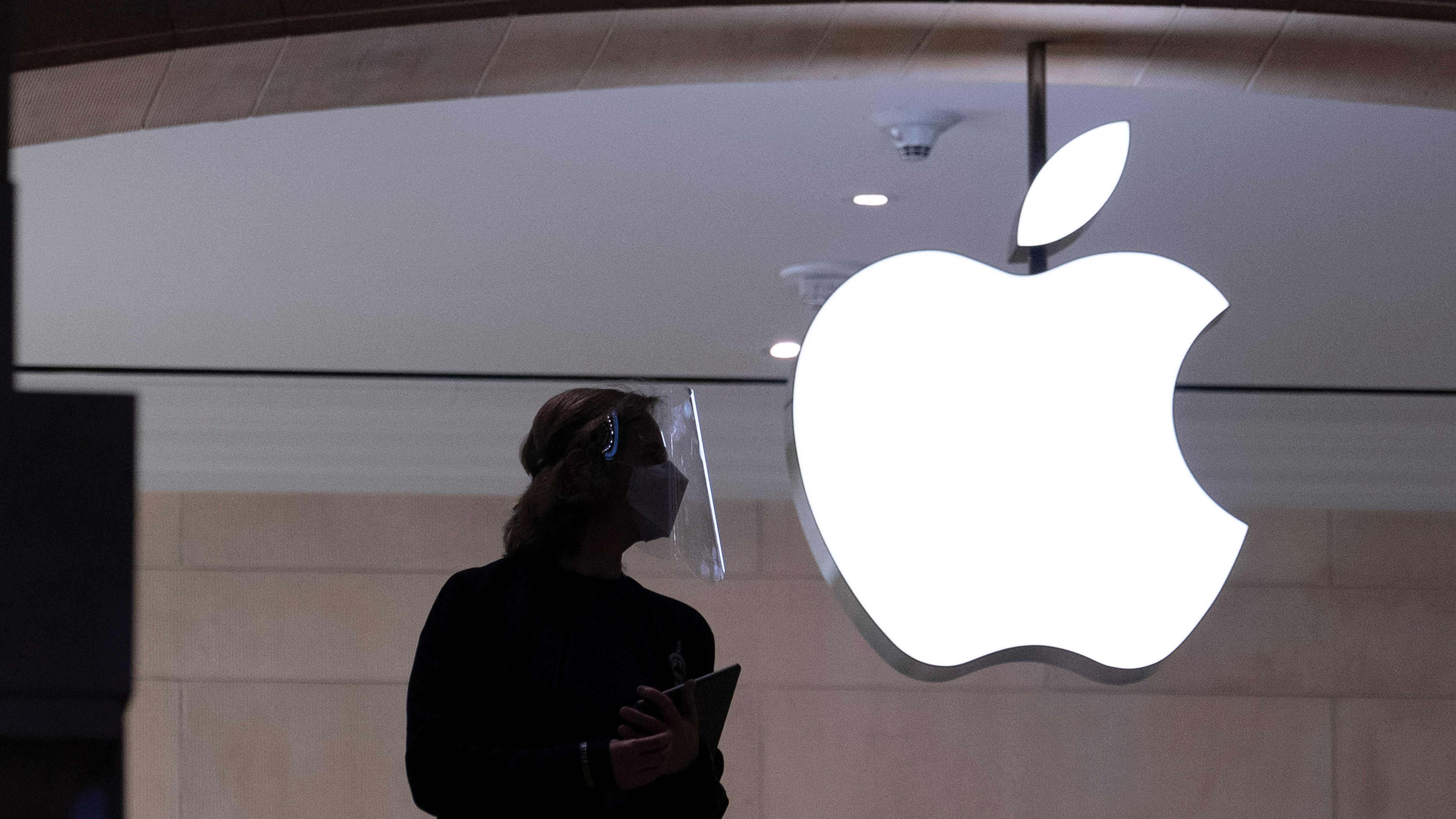 Apple previews new software for iPhone, other gadgets