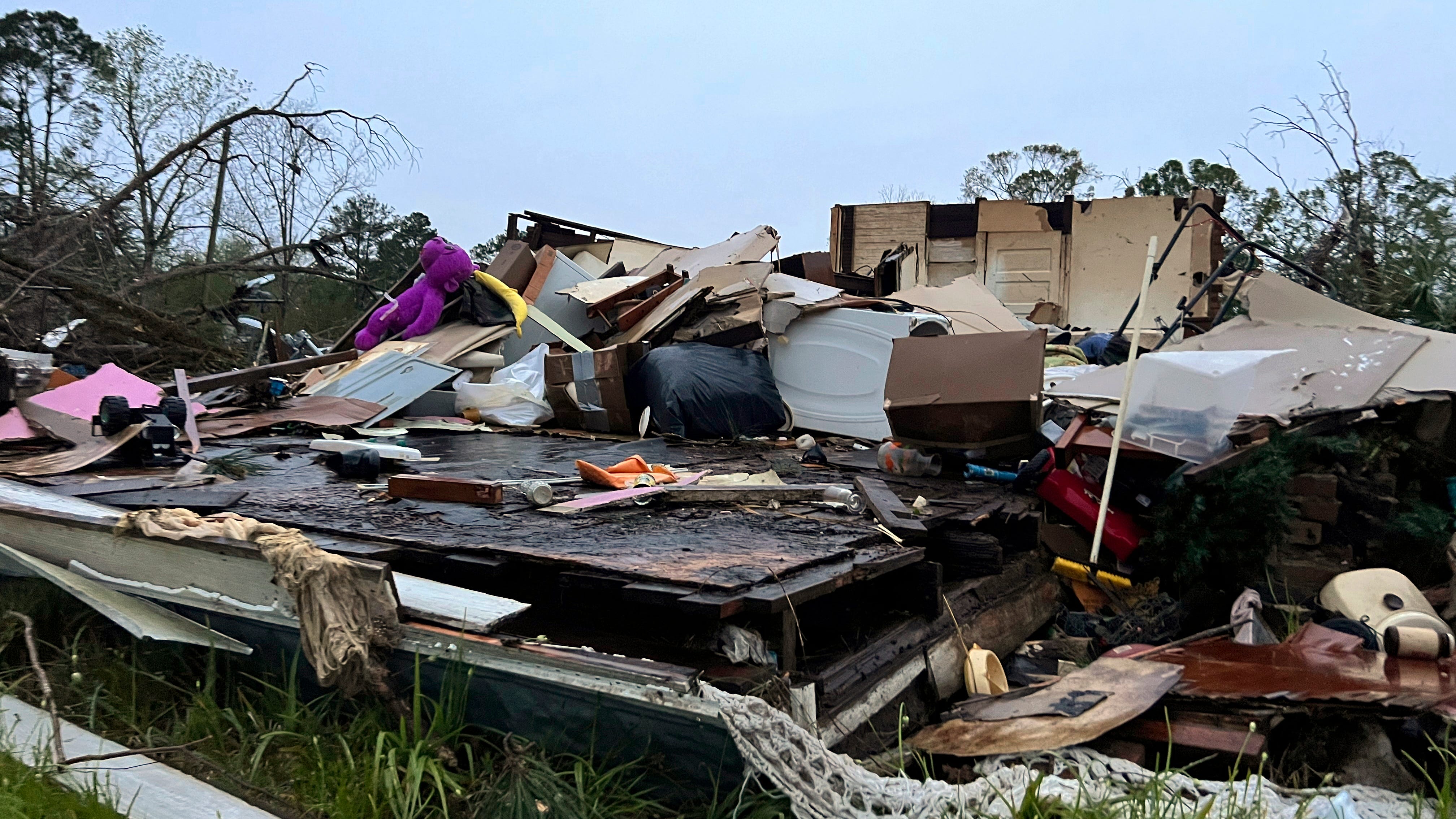  2 killed in Georgia, Texas as damaging storms strike South