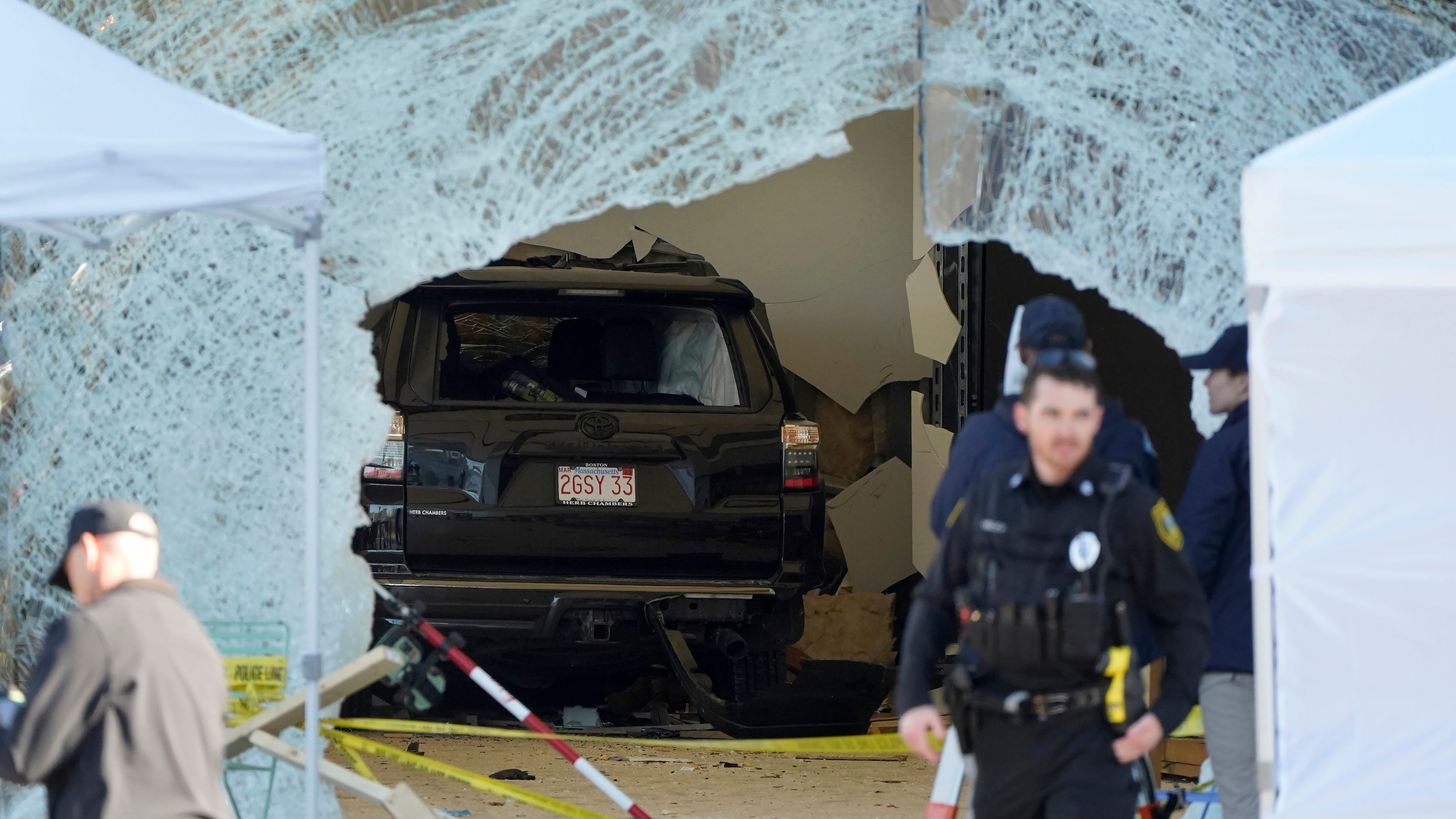 Lawsuits claim negligence in Massachusetts Apple store crash