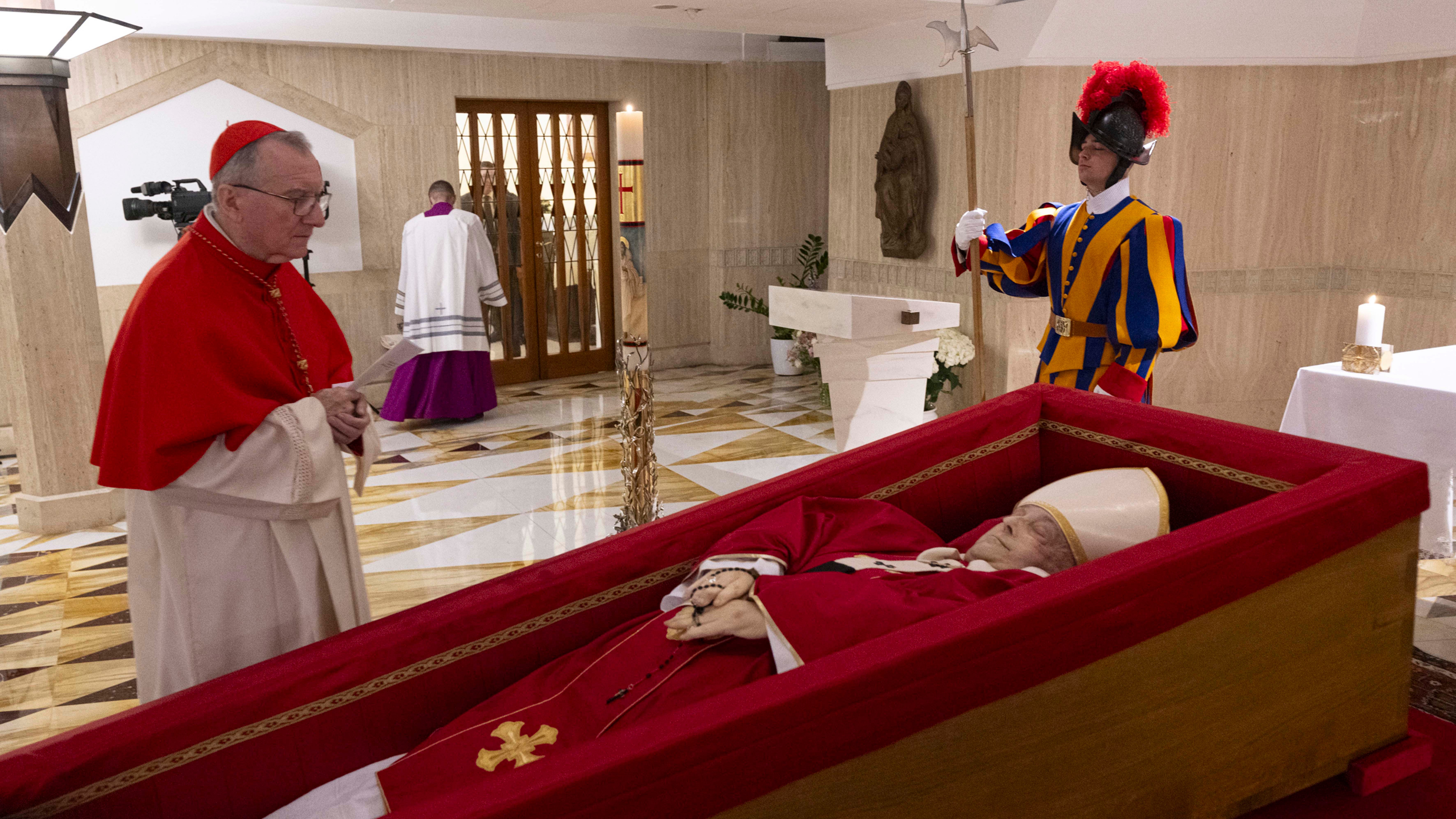 Pope Francis worried about greeting crowd in St. Peter's Square but was thankful he did, report says
