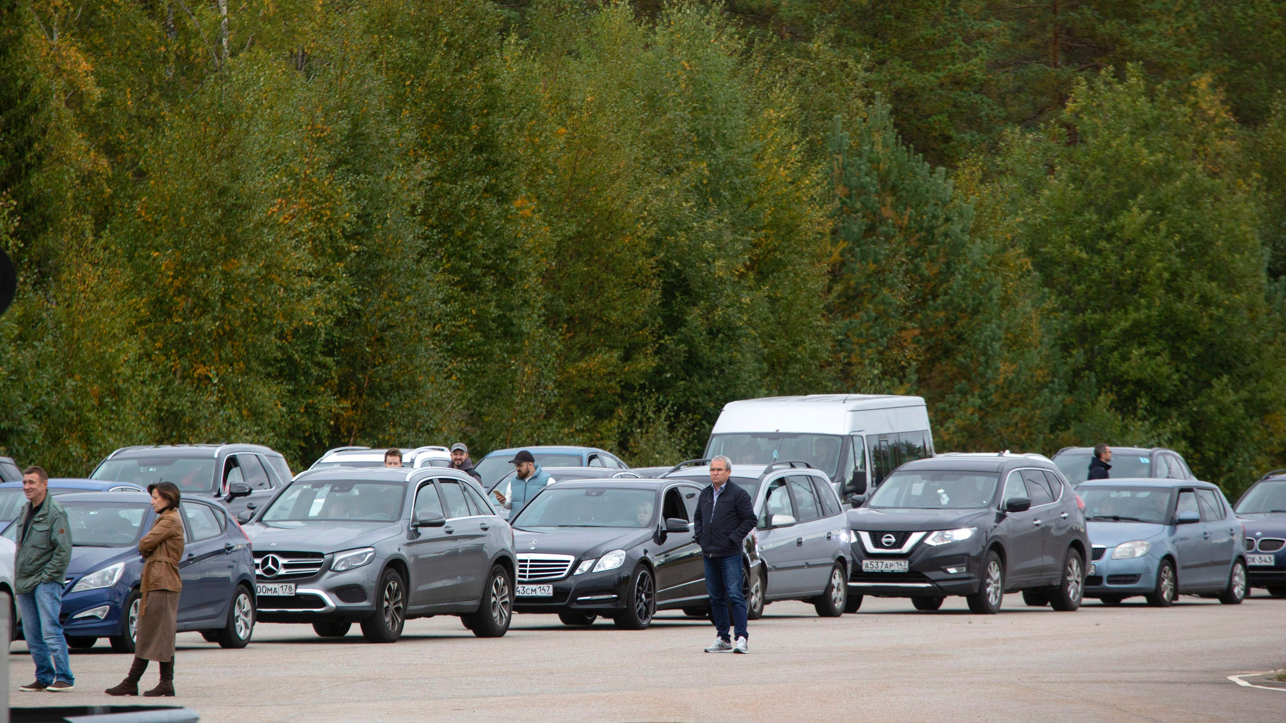Russian men join exodus, fearing call-up to fight in Ukraine