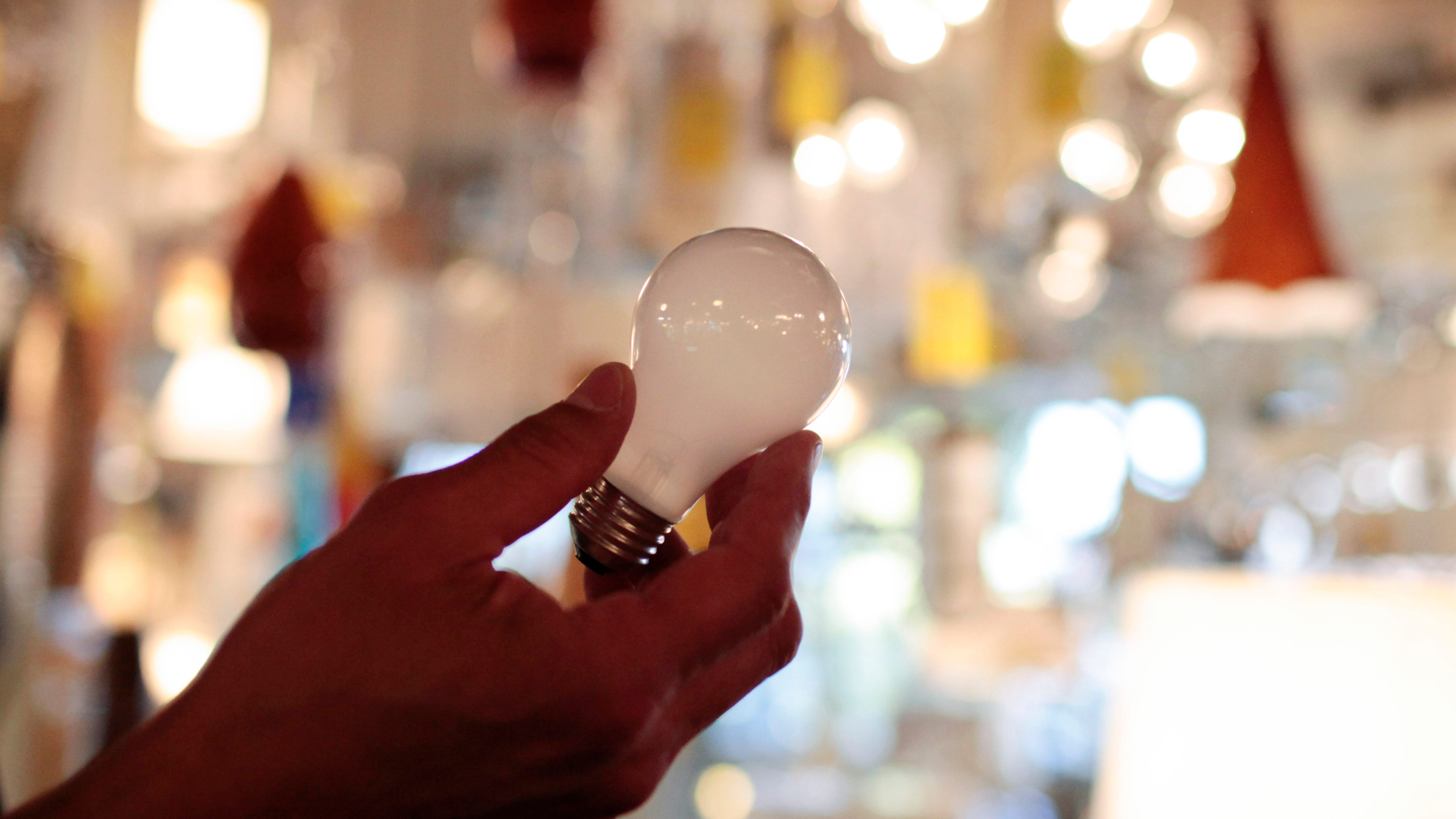 Prepare to flick off your incandescent bulbs for good under new US rules that kicked in this week