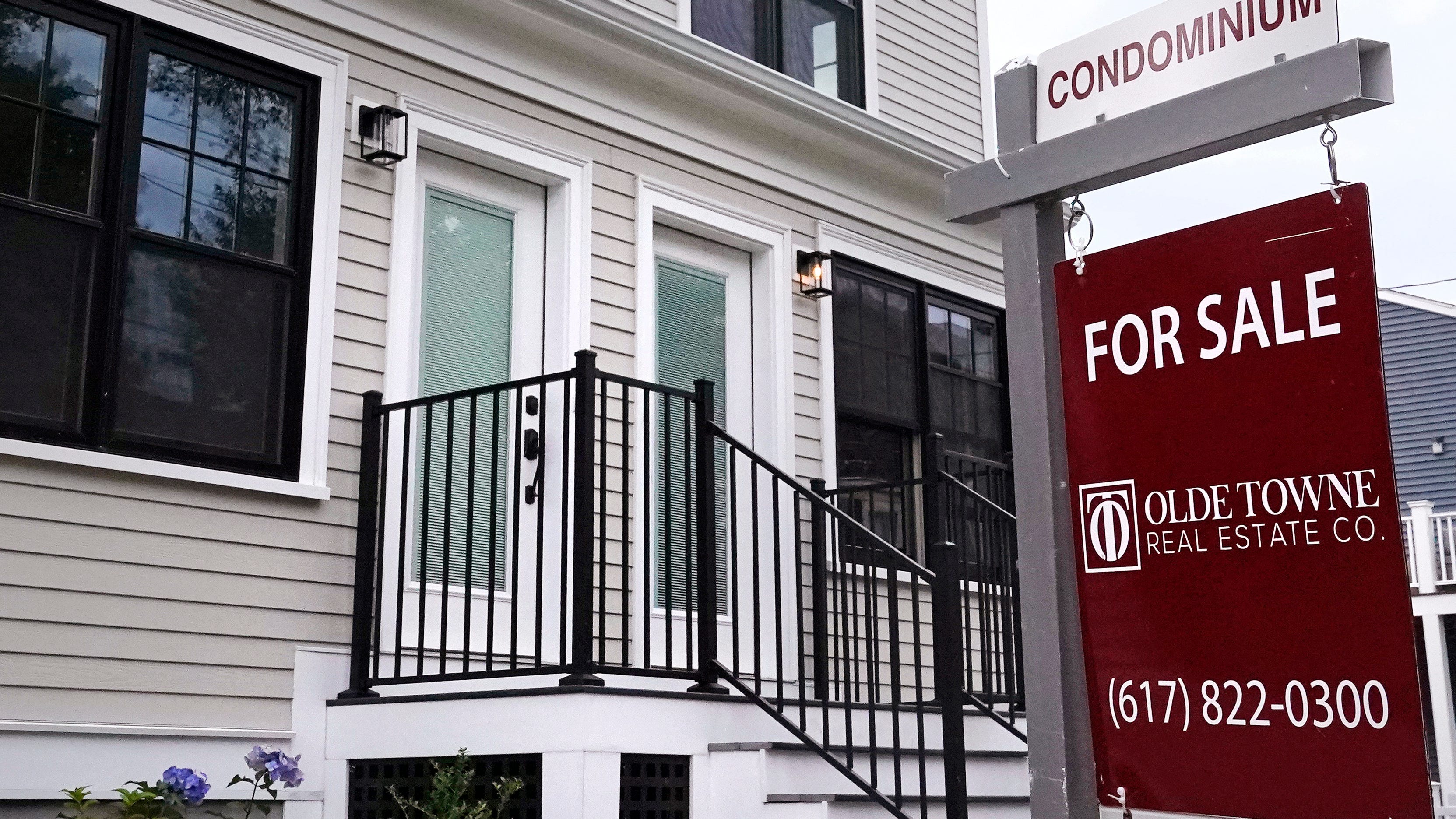 US average mortgage rates rise slightly; 30-year at 2.88%