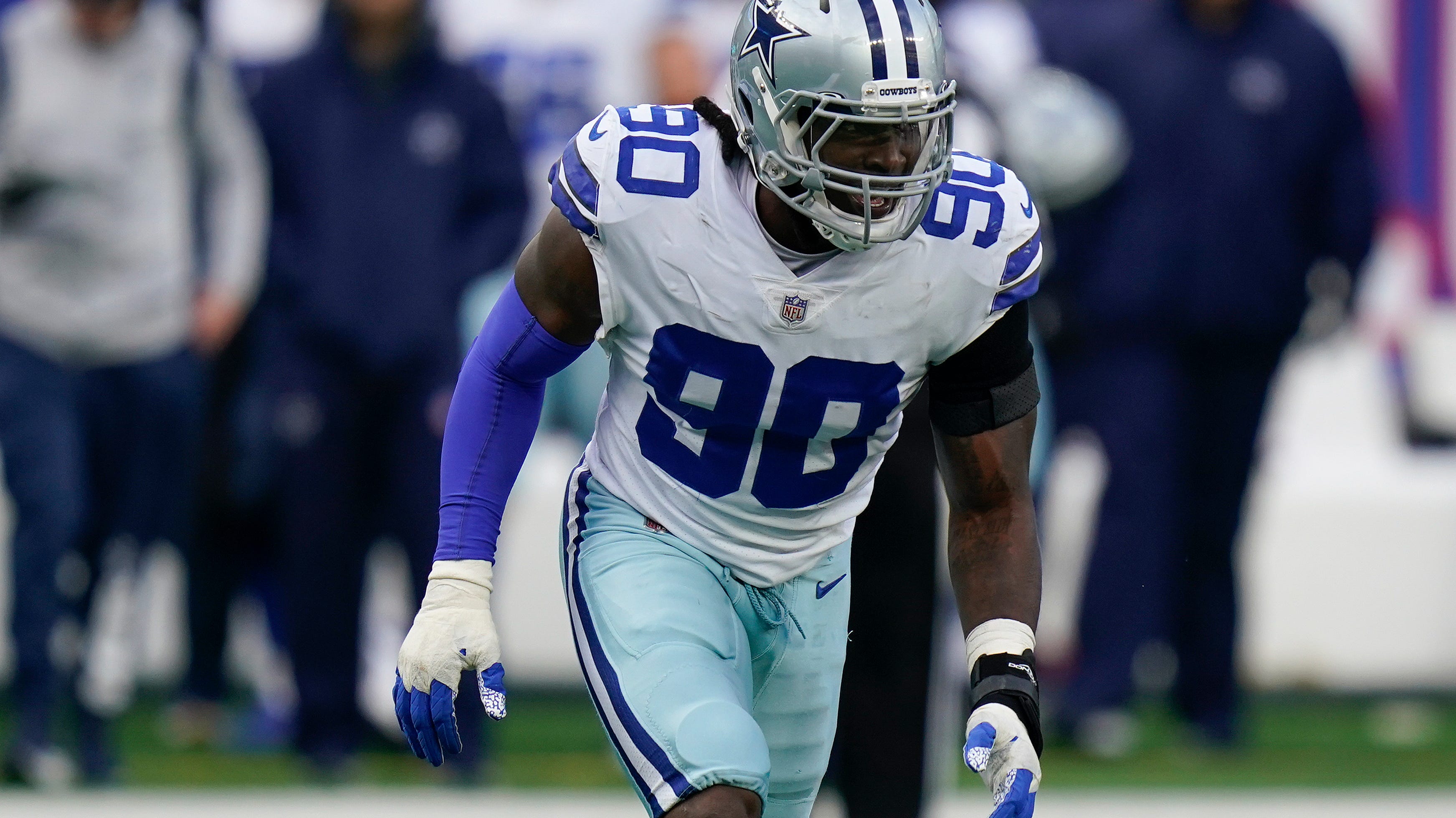 Cowboys inch close to playoff berth as D, Lawrence dominate