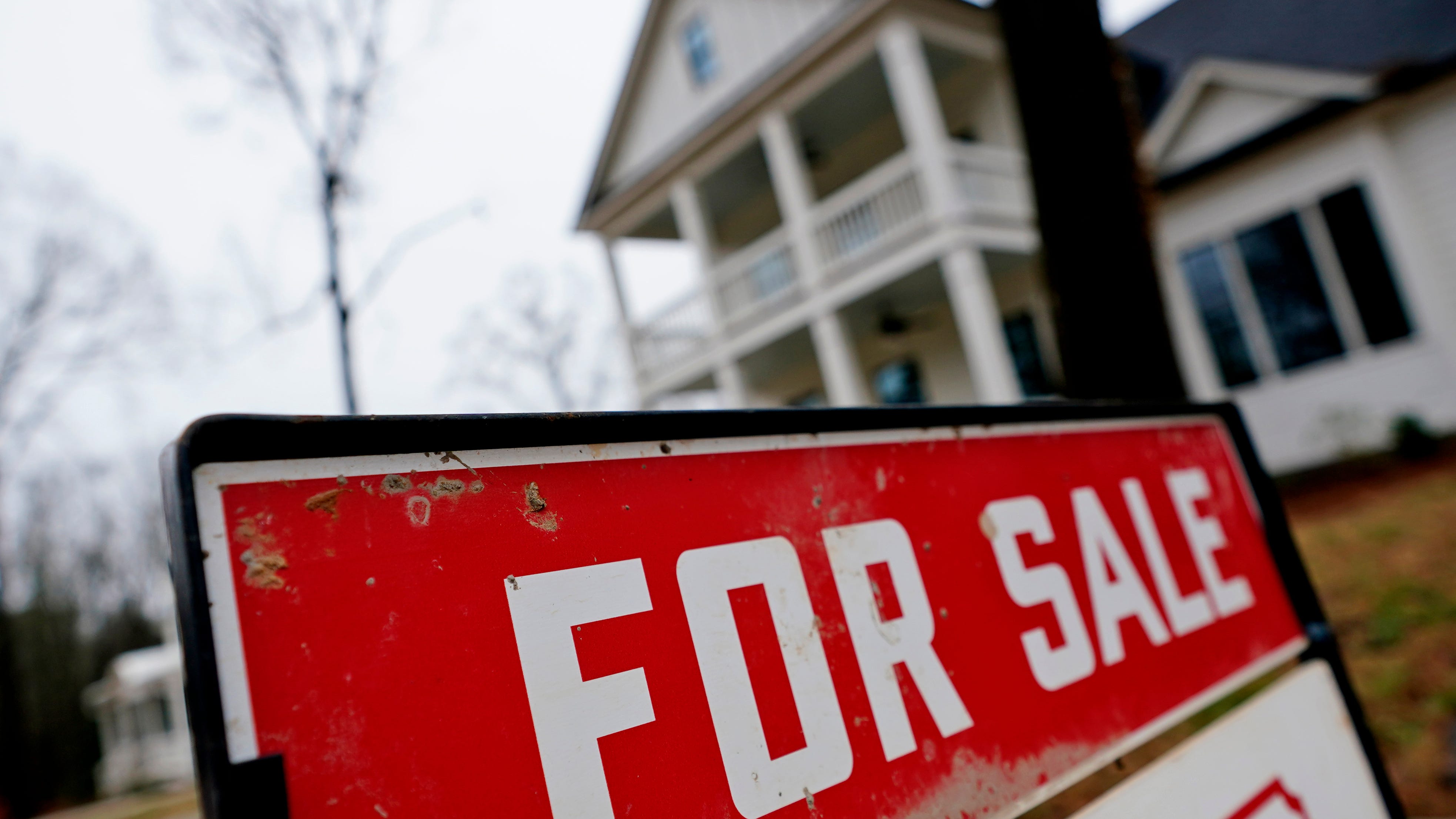 Long-term mortgage rates under 5% for 1st time in 4 months