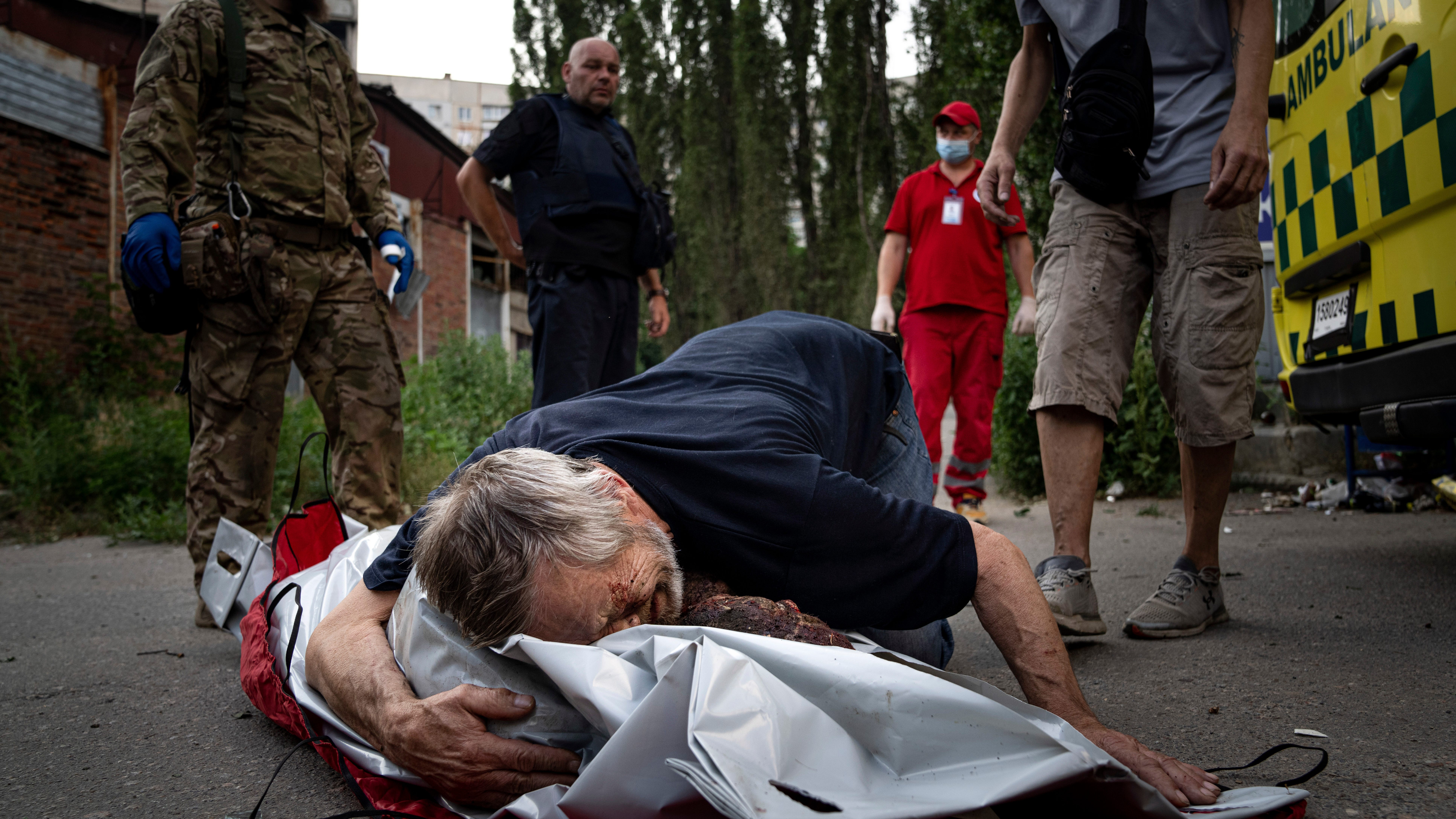 Russia taking 'operational pause' in Ukraine, analysts say