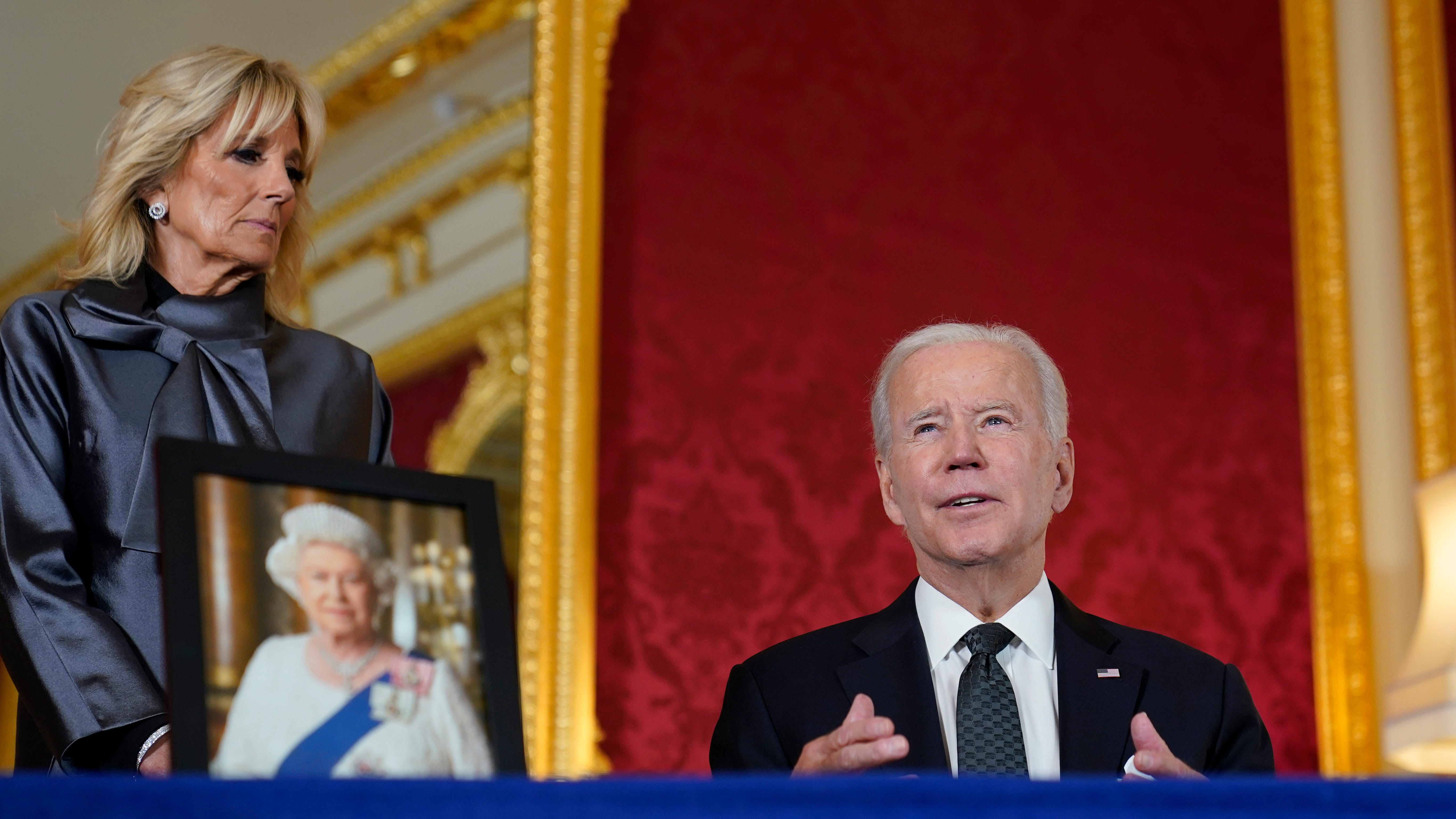 Tea and crumpets: Biden, Jill Biden remember the queen